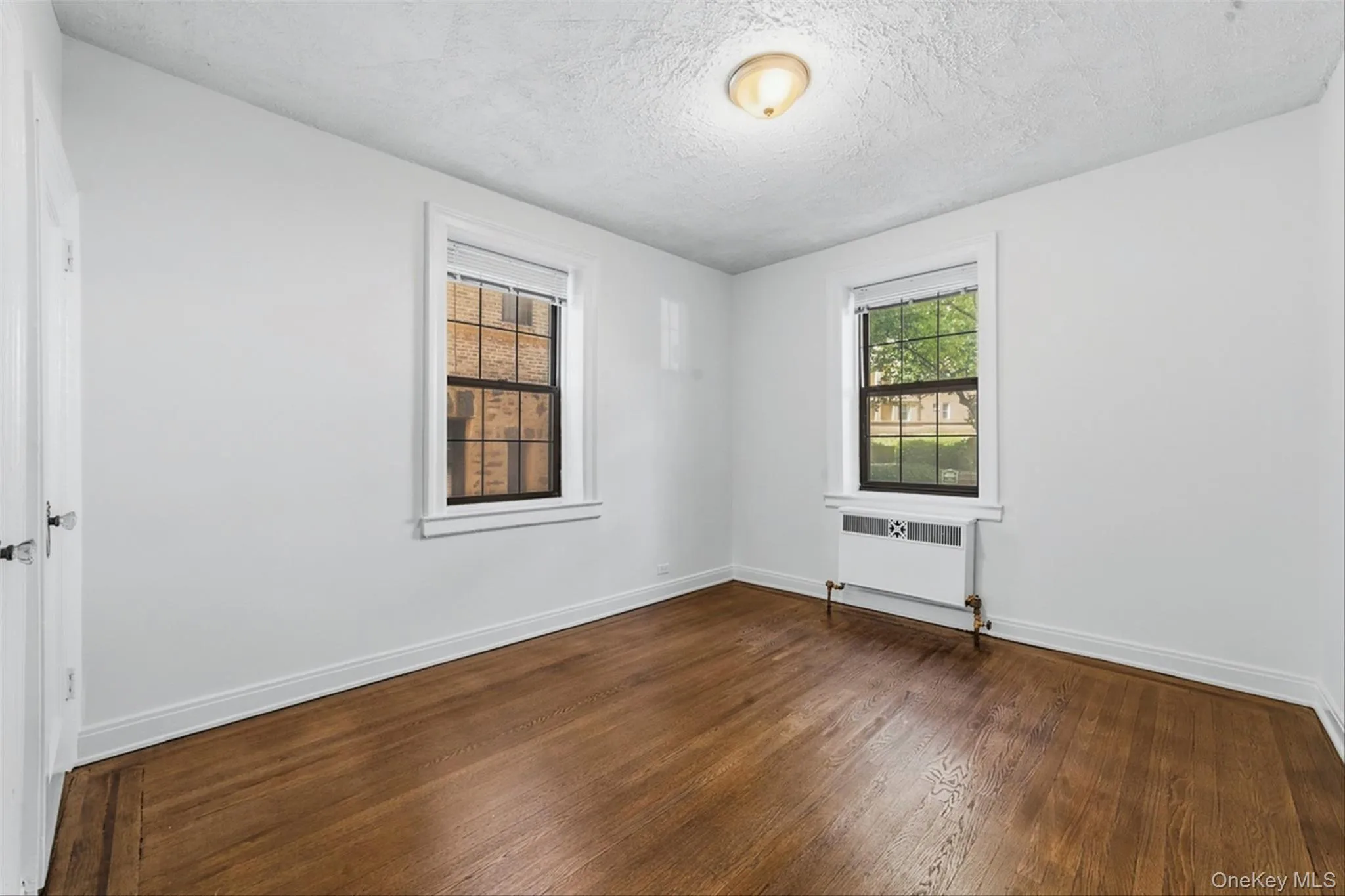 14 Chatsworth Avenue, Mamaroneck, NY, 1 Bedroom Bedrooms, 3 Rooms Rooms,1 BathroomBathrooms,Residential Lease,For Rent,Chatsworth,0,1001369 14 Chatsworth Avenue, Mamaroneck, NY, 1 Bedroom Bedrooms, 3 Rooms Rooms,1 BathroomBathrooms,Residential Lease,For Rent,Chatsworth,0,1001369