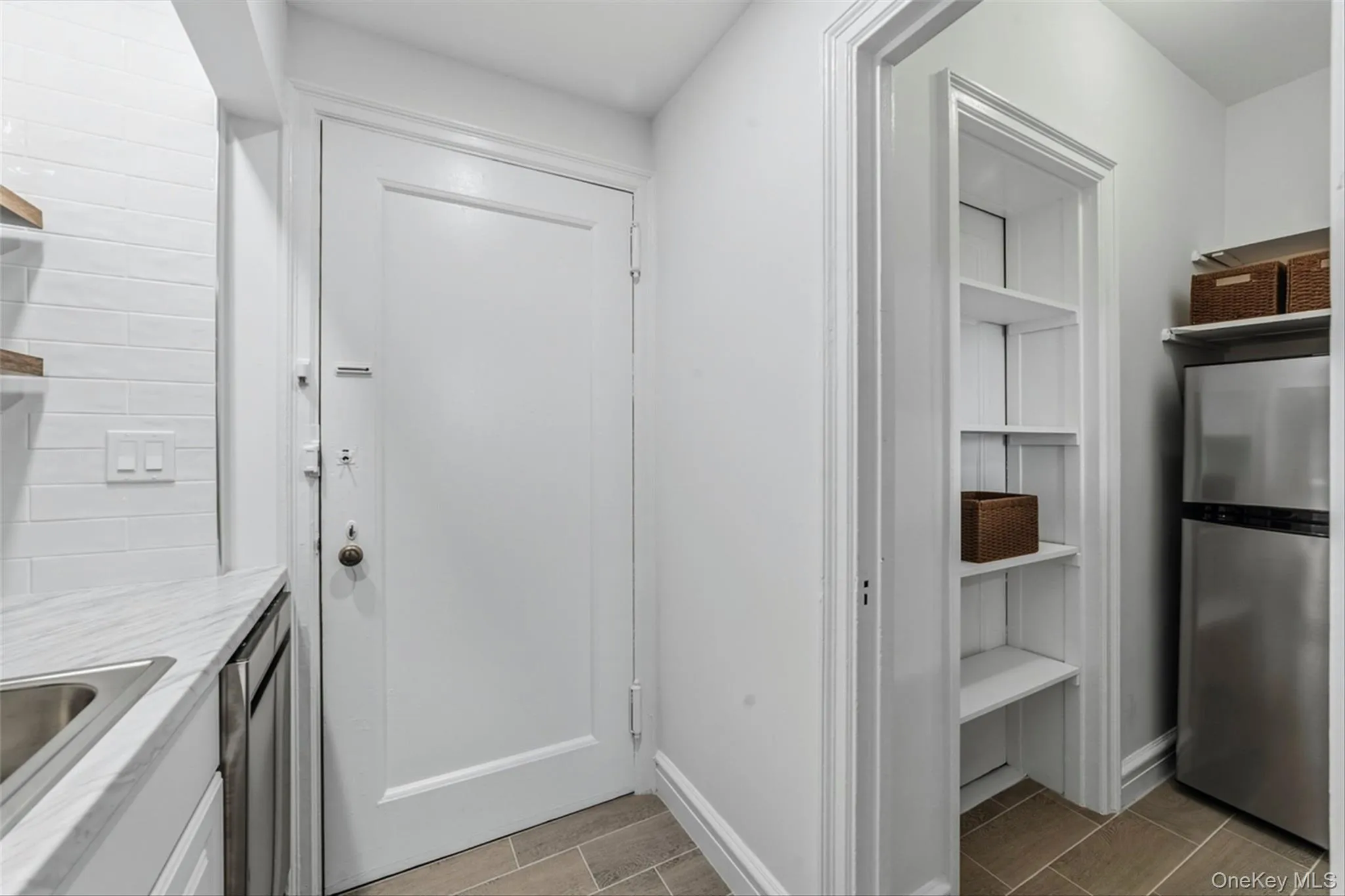 14 Chatsworth Avenue, Mamaroneck, NY, 1 Bedroom Bedrooms, 3 Rooms Rooms,1 BathroomBathrooms,Residential Lease,For Rent,Chatsworth,0,1001369 14 Chatsworth Avenue, Mamaroneck, NY, 1 Bedroom Bedrooms, 3 Rooms Rooms,1 BathroomBathrooms,Residential Lease,For Rent,Chatsworth,0,1001369