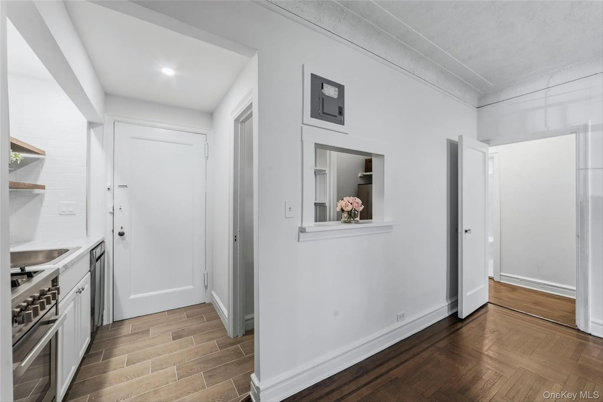 14 Chatsworth Avenue, Mamaroneck, NY, 1 Bedroom Bedrooms, 3 Rooms Rooms,1 BathroomBathrooms,Residential Lease,For Rent,Chatsworth,0,1001369 14 Chatsworth Avenue, Mamaroneck, NY, 1 Bedroom Bedrooms, 3 Rooms Rooms,1 BathroomBathrooms,Residential Lease,For Rent,Chatsworth,0,1001369