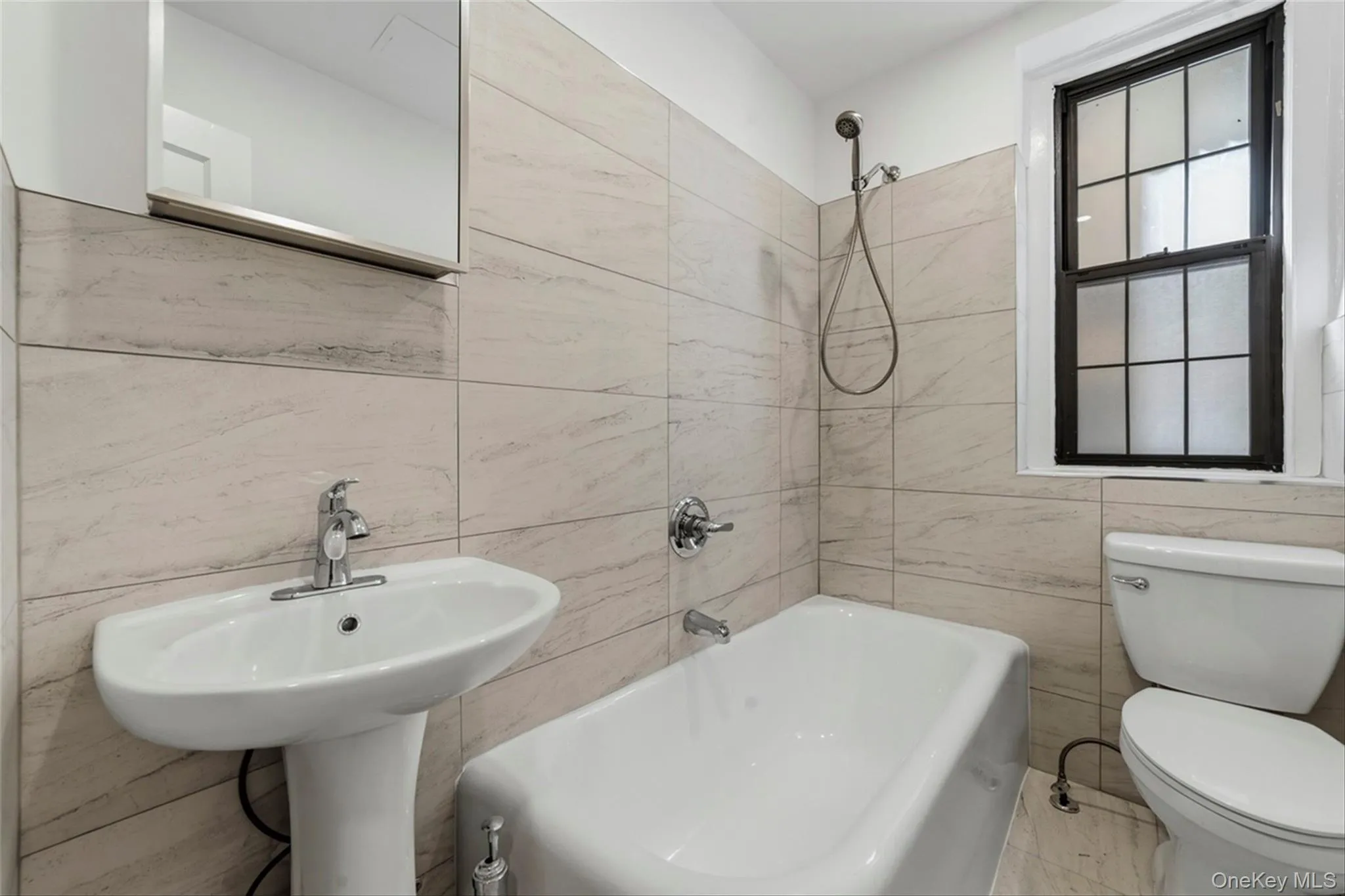 14 Chatsworth Avenue, Mamaroneck, NY, 1 Bedroom Bedrooms, 3 Rooms Rooms,1 BathroomBathrooms,Residential Lease,For Rent,Chatsworth,0,1001369 14 Chatsworth Avenue, Mamaroneck, NY, 1 Bedroom Bedrooms, 3 Rooms Rooms,1 BathroomBathrooms,Residential Lease,For Rent,Chatsworth,0,1001369