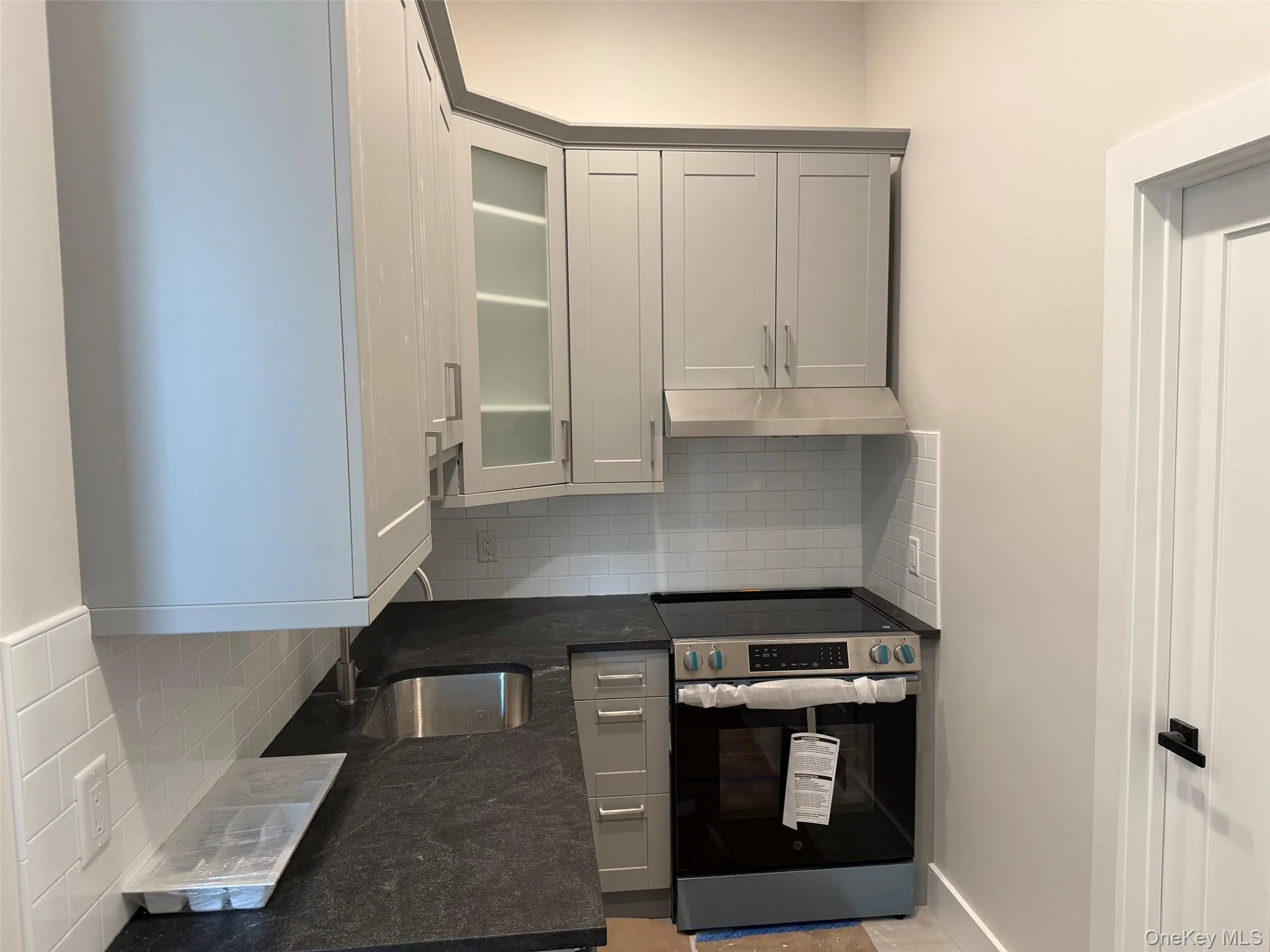36 Lakeville Road, North Hempstead, NY, 2 Bedrooms Bedrooms, 4 Rooms Rooms,1 BathroomBathrooms,Residential Lease,For Rent,Lakeville,0,1001372 36 Lakeville Road, North Hempstead, NY, 2 Bedrooms Bedrooms, 4 Rooms Rooms,1 BathroomBathrooms,Residential Lease,For Rent,Lakeville,0,1001372