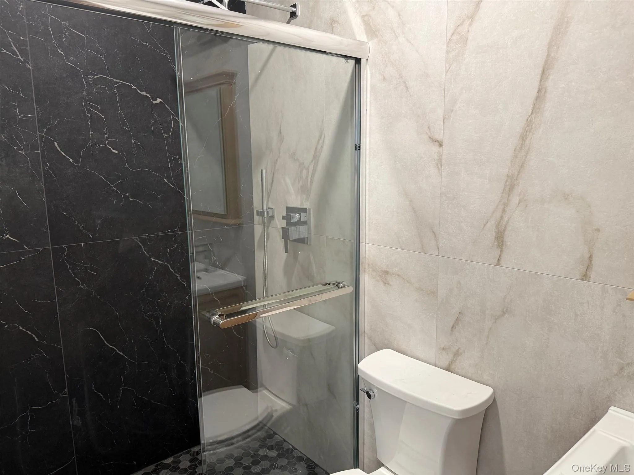 36 Lakeville Road, North Hempstead, NY, 2 Bedrooms Bedrooms, 4 Rooms Rooms,1 BathroomBathrooms,Residential Lease,For Rent,Lakeville,0,1001372 36 Lakeville Road, North Hempstead, NY, 2 Bedrooms Bedrooms, 4 Rooms Rooms,1 BathroomBathrooms,Residential Lease,For Rent,Lakeville,0,1001372