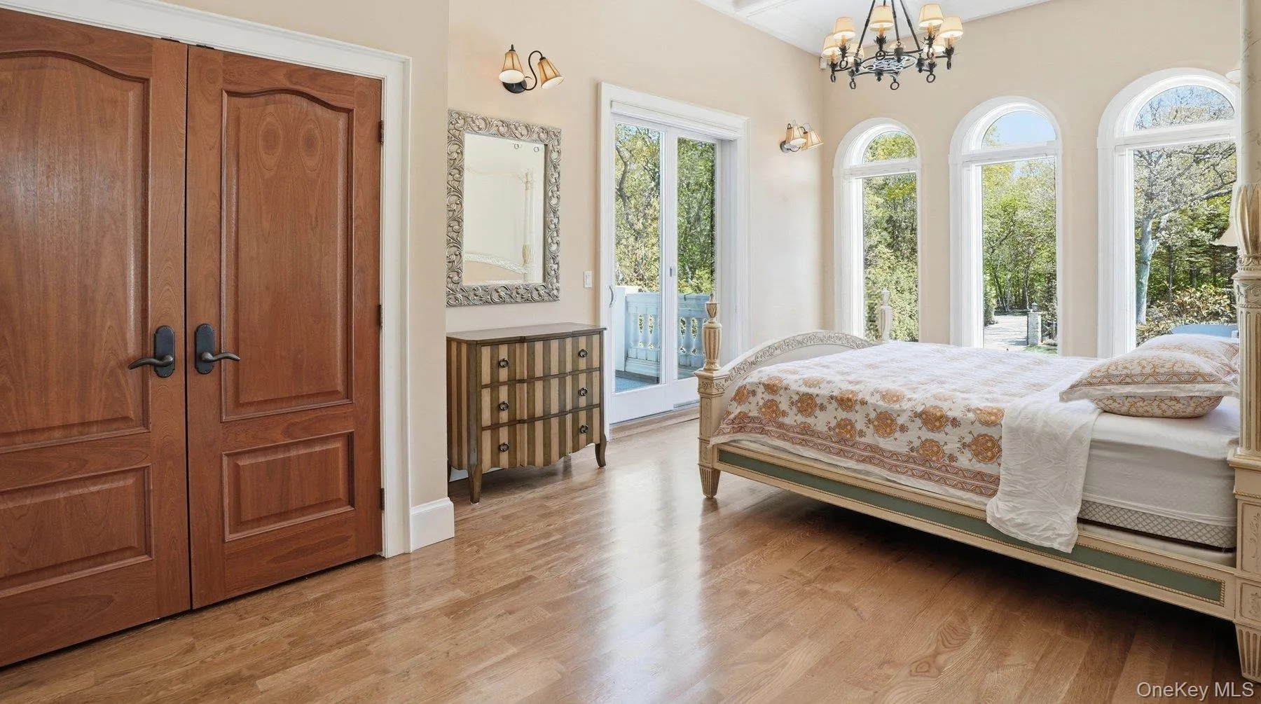 Guest Bedroom on 2nd Floor with private deck and balcony Guest Bedroom on 2nd Floor with private deck and balcony