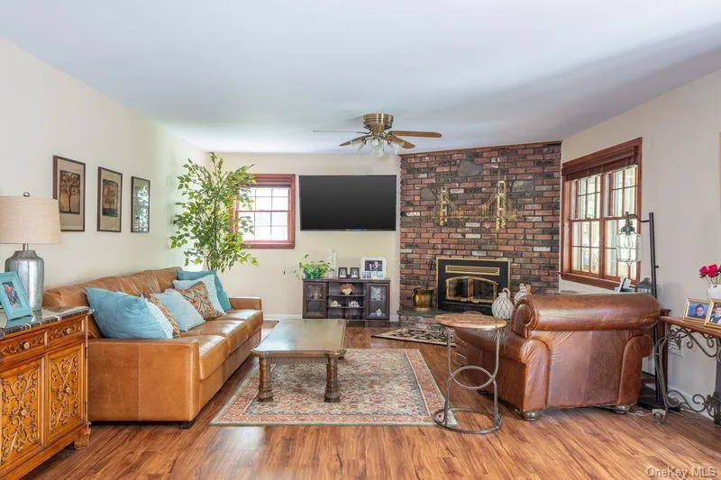 40 Hanson Lane, New Rochelle, NY, 5 Bedrooms Bedrooms, 10 Rooms Rooms,3 BathroomsBathrooms,Residential,For Rent,Hanson,0,1001374 40 Hanson Lane, New Rochelle, NY, 5 Bedrooms Bedrooms, 10 Rooms Rooms,3 BathroomsBathrooms,Residential,For Rent,Hanson,0,1001374
