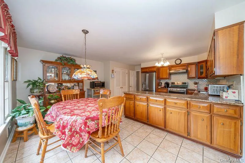 40 Hanson Lane, New Rochelle, NY, 5 Bedrooms Bedrooms, 10 Rooms Rooms,3 BathroomsBathrooms,Residential,For Rent,Hanson,0,1001374 40 Hanson Lane, New Rochelle, NY, 5 Bedrooms Bedrooms, 10 Rooms Rooms,3 BathroomsBathrooms,Residential,For Rent,Hanson,0,1001374