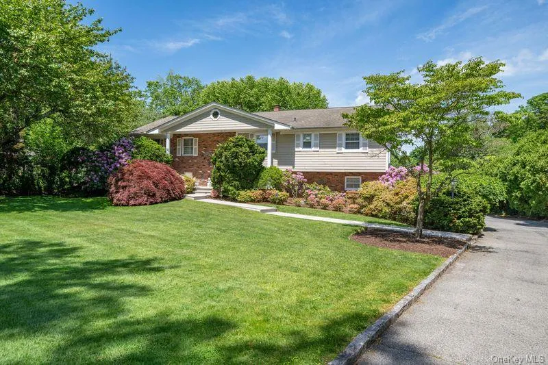 40 Hanson Lane, New Rochelle, NY, 5 Bedrooms Bedrooms, 10 Rooms Rooms,3 BathroomsBathrooms,Residential,For Rent,Hanson,0,1001374 40 Hanson Lane, New Rochelle, NY, 5 Bedrooms Bedrooms, 10 Rooms Rooms,3 BathroomsBathrooms,Residential,For Rent,Hanson,0,1001374