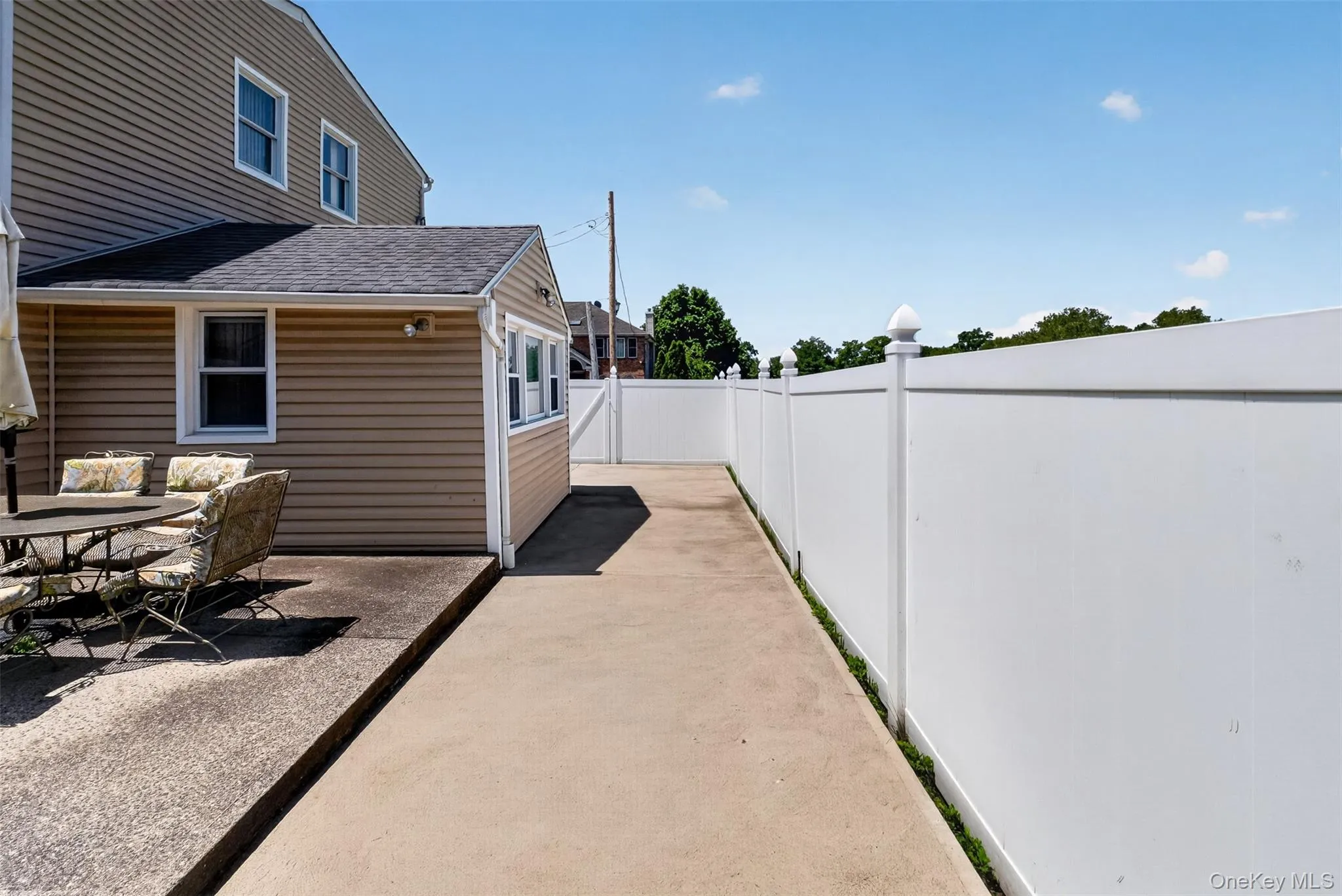 56 Dail Street, North Hempstead, NY, 5 Bedrooms Bedrooms, 10 Rooms Rooms,2 BathroomsBathrooms,Residential,For Rent,Dail,0,1001377 56 Dail Street, North Hempstead, NY, 5 Bedrooms Bedrooms, 10 Rooms Rooms,2 BathroomsBathrooms,Residential,For Rent,Dail,0,1001377