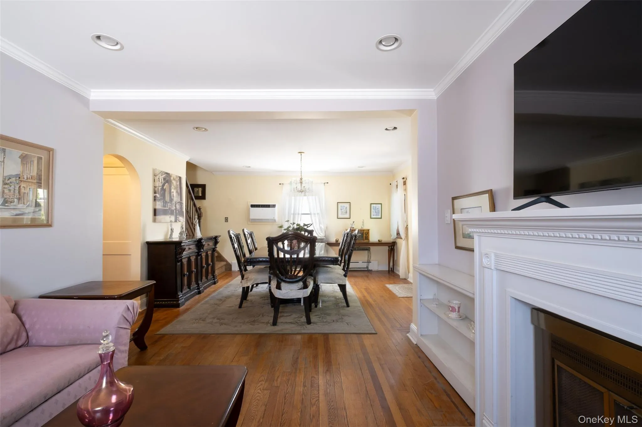 Living Room / Dining Room. Living Room / Dining Room.