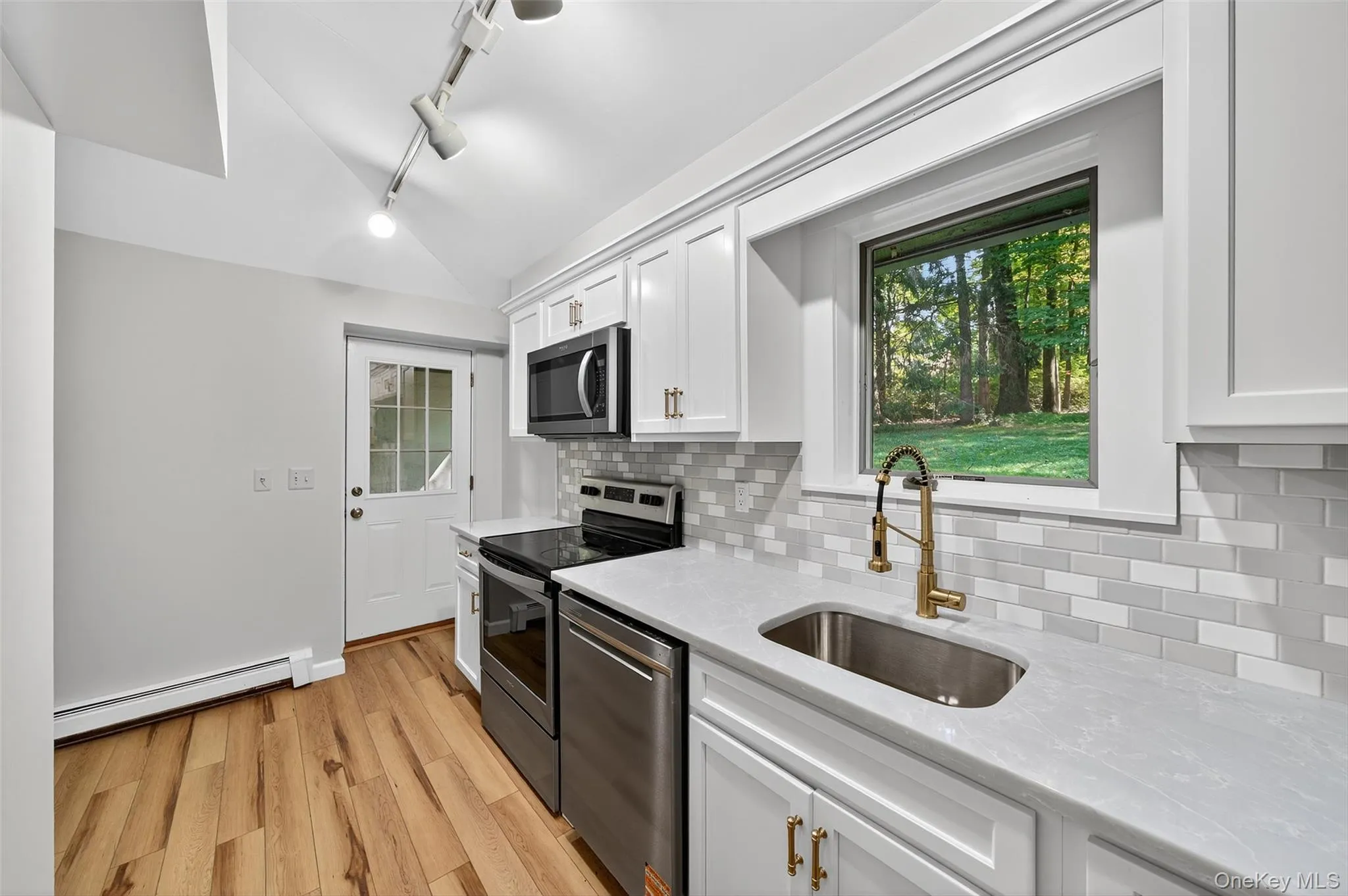 91 Sleepy Valley Road, Warwick (town), NY, 2 Bedrooms Bedrooms, 5 Rooms Rooms,2 BathroomsBathrooms,Residential Lease,For Rent,Sleepy Valley,0,1001378 91 Sleepy Valley Road, Warwick (town), NY, 2 Bedrooms Bedrooms, 5 Rooms Rooms,2 BathroomsBathrooms,Residential Lease,For Rent,Sleepy Valley,0,1001378