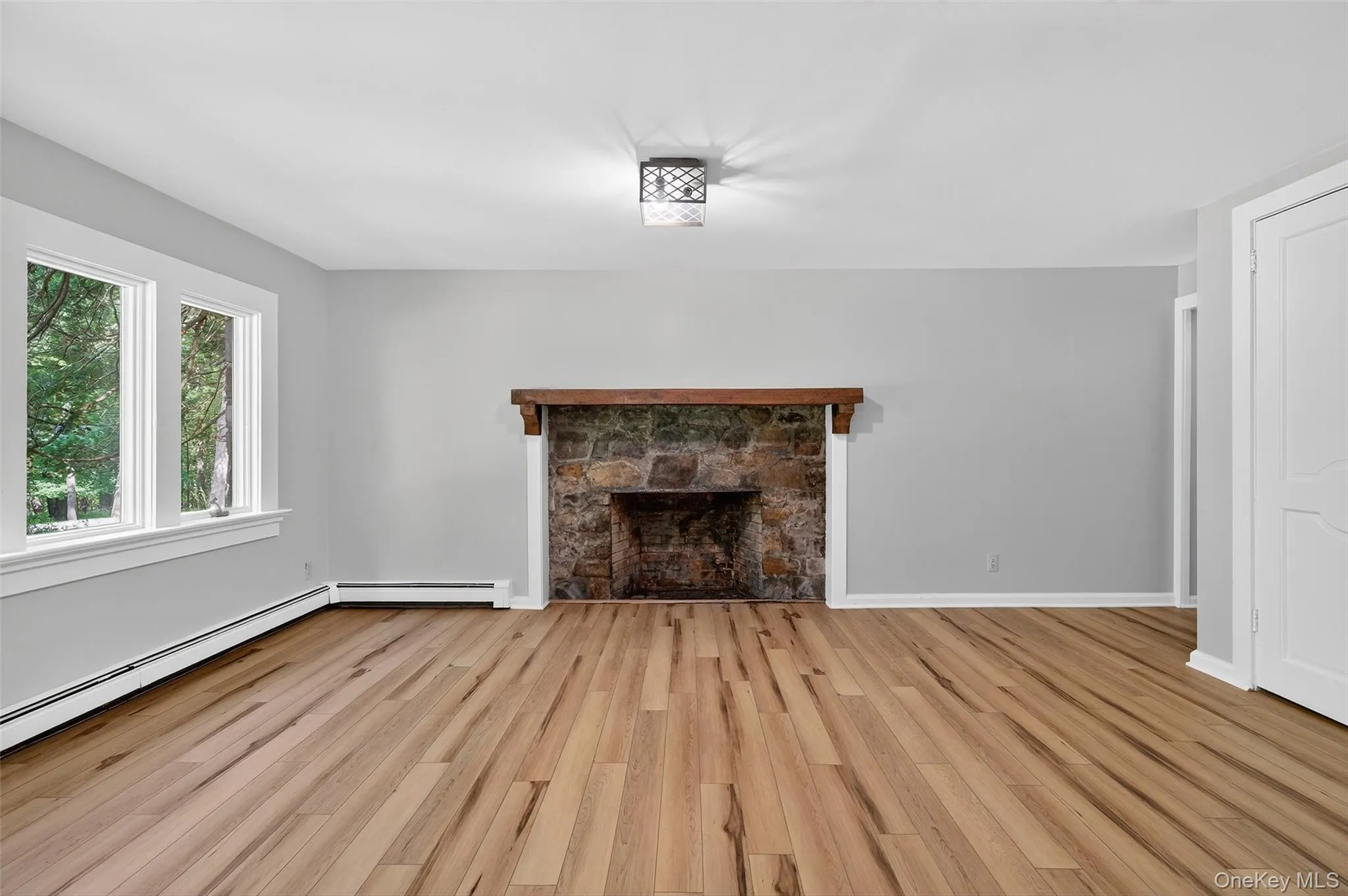 Full on photo of the decorative fireplace. Create your own ambience. Full on photo of the decorative fireplace. Create your own ambience.