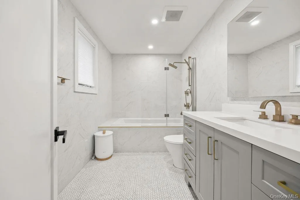 20 Algonquin Circle, Ramapo, NY, 7 Bedrooms Bedrooms, 18 Rooms Rooms,3 BathroomsBathrooms,Residential Sale,For Rent,Algonquin,0,1001379 20 Algonquin Circle, Ramapo, NY, 7 Bedrooms Bedrooms, 18 Rooms Rooms,3 BathroomsBathrooms,Residential Sale,For Rent,Algonquin,0,1001379