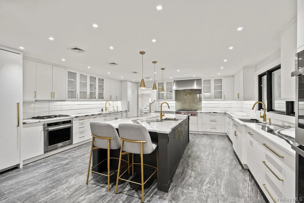 20 Algonquin Circle, Ramapo, NY, 7 Bedrooms Bedrooms, 18 Rooms Rooms,3 BathroomsBathrooms,Residential Sale,For Rent,Algonquin,0,1001379 20 Algonquin Circle, Ramapo, NY, 7 Bedrooms Bedrooms, 18 Rooms Rooms,3 BathroomsBathrooms,Residential Sale,For Rent,Algonquin,0,1001379