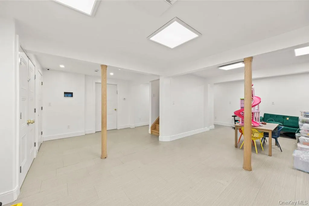 20 Algonquin Circle, Ramapo, NY, 7 Bedrooms Bedrooms, 18 Rooms Rooms,3 BathroomsBathrooms,Residential Sale,For Rent,Algonquin,0,1001379 20 Algonquin Circle, Ramapo, NY, 7 Bedrooms Bedrooms, 18 Rooms Rooms,3 BathroomsBathrooms,Residential Sale,For Rent,Algonquin,0,1001379