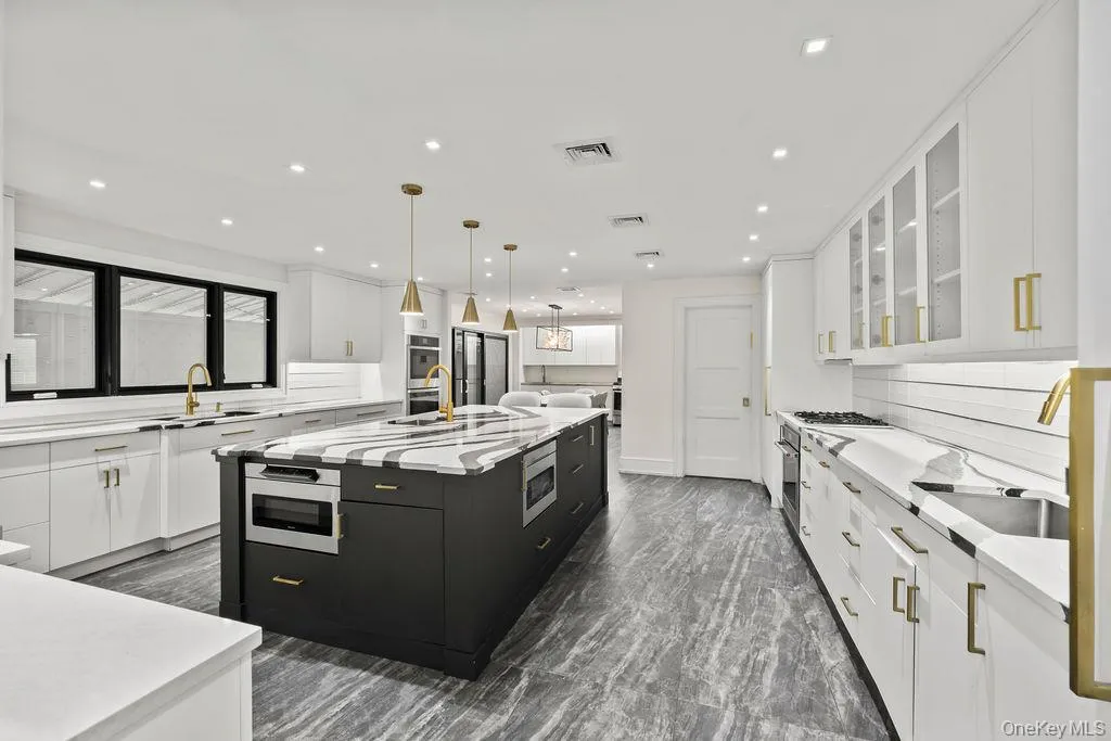 20 Algonquin Circle, Ramapo, NY, 7 Bedrooms Bedrooms, 18 Rooms Rooms,3 BathroomsBathrooms,Residential Sale,For Rent,Algonquin,0,1001379 20 Algonquin Circle, Ramapo, NY, 7 Bedrooms Bedrooms, 18 Rooms Rooms,3 BathroomsBathrooms,Residential Sale,For Rent,Algonquin,0,1001379