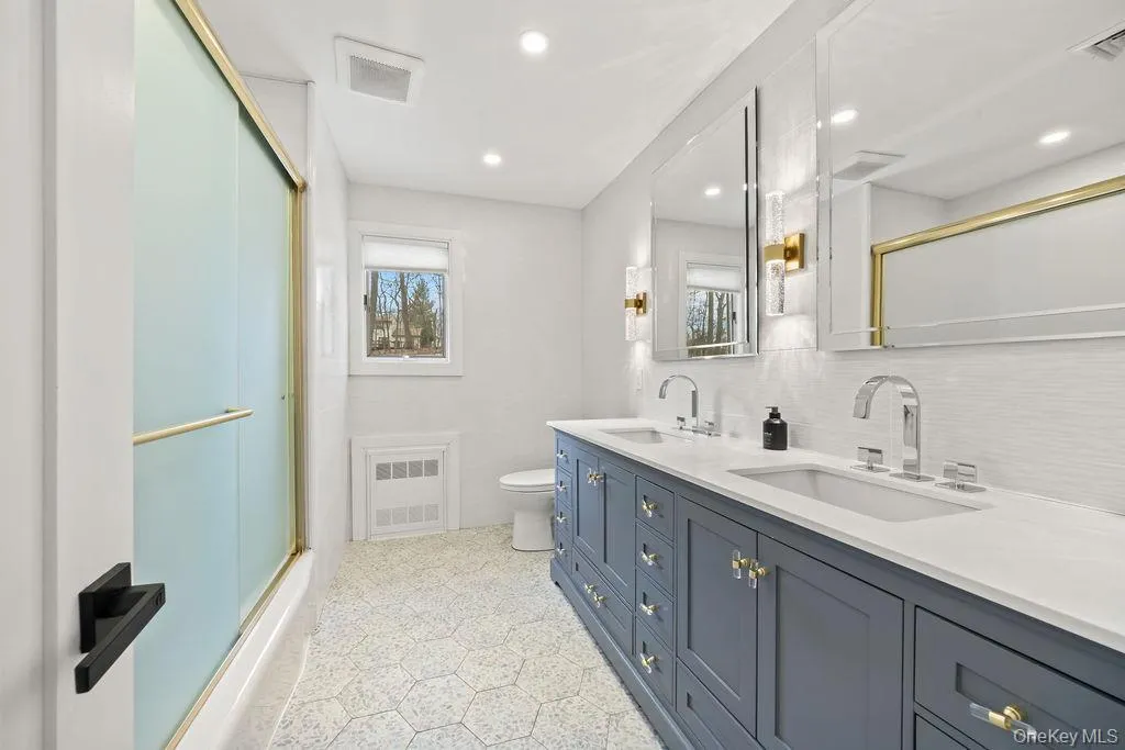 20 Algonquin Circle, Ramapo, NY, 7 Bedrooms Bedrooms, 18 Rooms Rooms,3 BathroomsBathrooms,Residential Sale,For Rent,Algonquin,0,1001379 20 Algonquin Circle, Ramapo, NY, 7 Bedrooms Bedrooms, 18 Rooms Rooms,3 BathroomsBathrooms,Residential Sale,For Rent,Algonquin,0,1001379