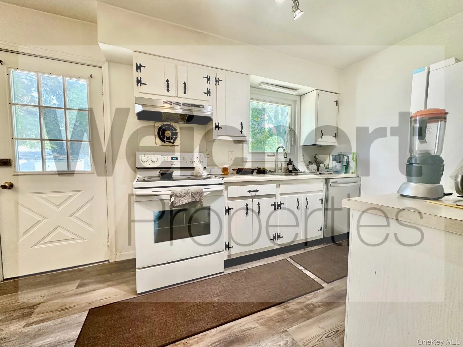 211 22nd, Huntington, NY, 3 Bedrooms Bedrooms, 6 Rooms Rooms,1 BathroomBathrooms,Residential Lease,For Rent,22nd,0,1001380 211 22nd, Huntington, NY, 3 Bedrooms Bedrooms, 6 Rooms Rooms,1 BathroomBathrooms,Residential Lease,For Rent,22nd,0,1001380
