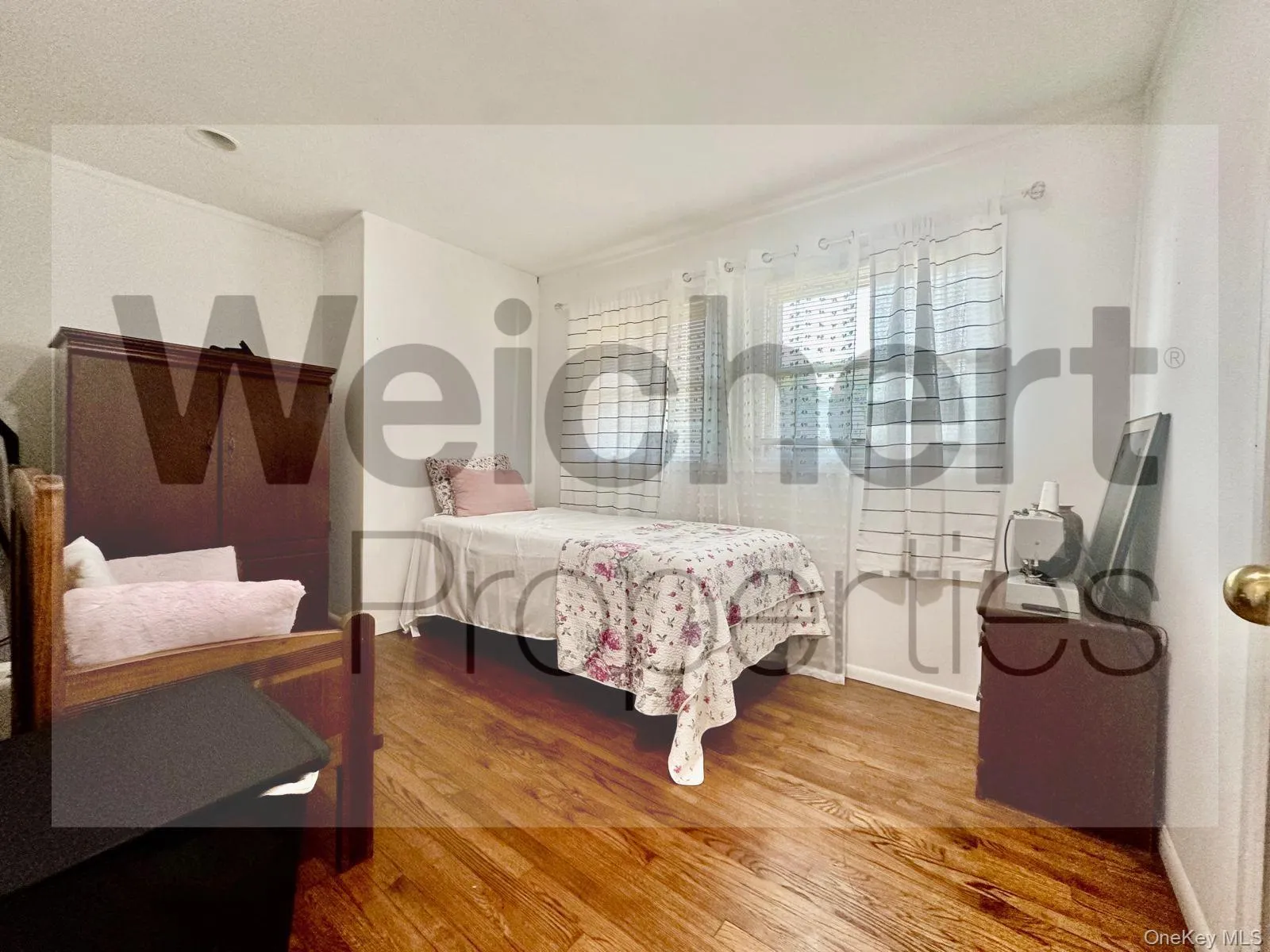 211 22nd, Huntington, NY, 3 Bedrooms Bedrooms, 6 Rooms Rooms,1 BathroomBathrooms,Residential Lease,For Rent,22nd,0,1001380 211 22nd, Huntington, NY, 3 Bedrooms Bedrooms, 6 Rooms Rooms,1 BathroomBathrooms,Residential Lease,For Rent,22nd,0,1001380