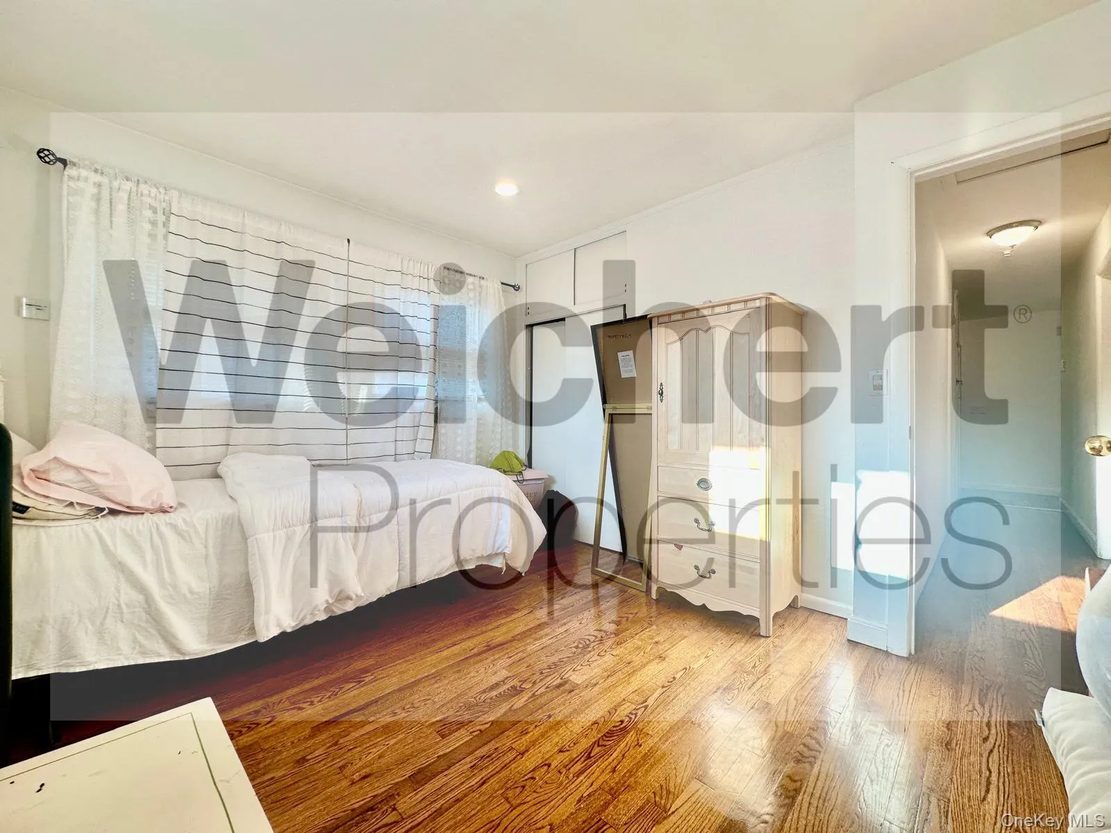 211 22nd, Huntington, NY, 3 Bedrooms Bedrooms, 6 Rooms Rooms,1 BathroomBathrooms,Residential Lease,For Rent,22nd,0,1001380 211 22nd, Huntington, NY, 3 Bedrooms Bedrooms, 6 Rooms Rooms,1 BathroomBathrooms,Residential Lease,For Rent,22nd,0,1001380