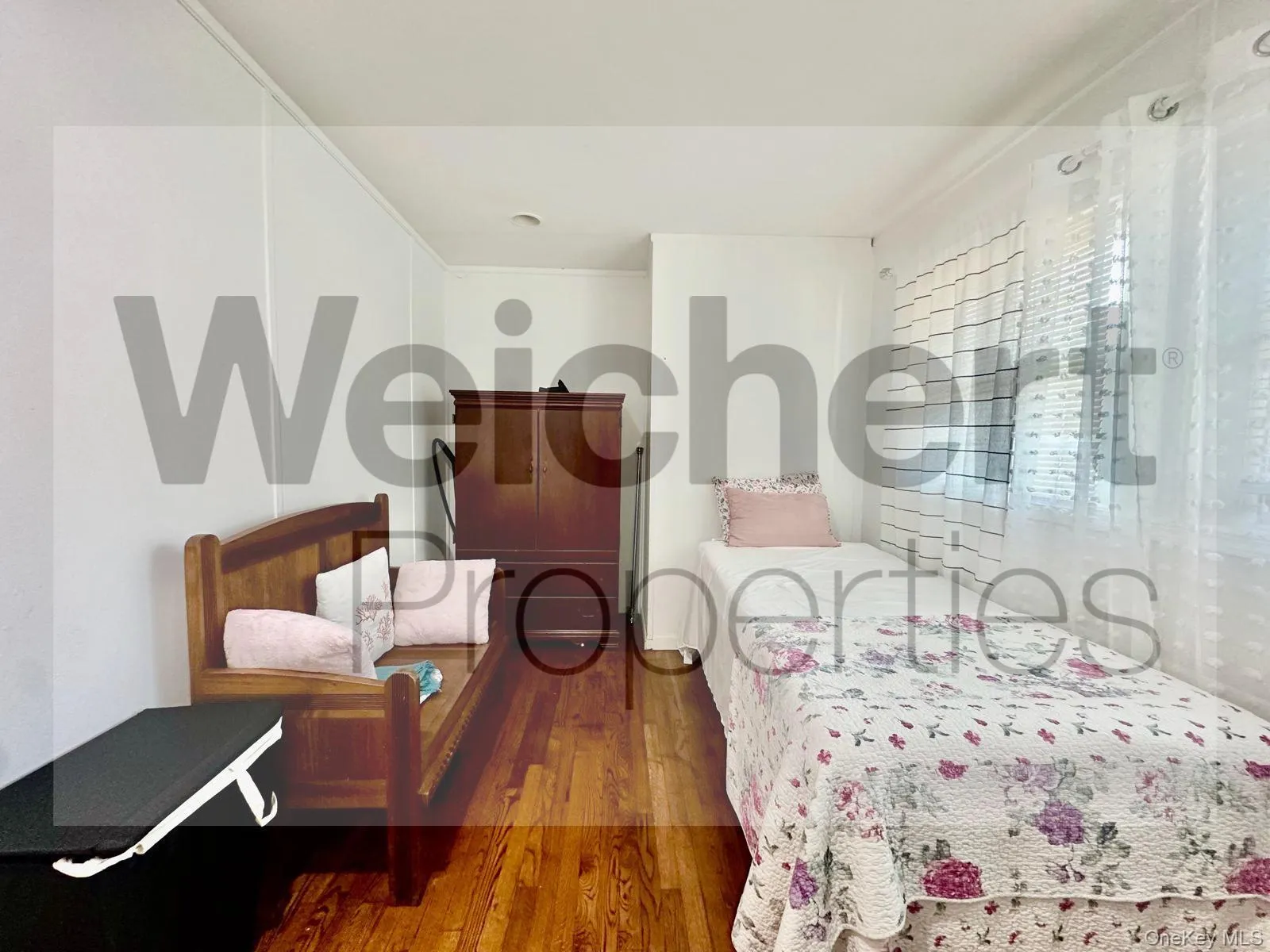 211 22nd, Huntington, NY, 3 Bedrooms Bedrooms, 6 Rooms Rooms,1 BathroomBathrooms,Residential Lease,For Rent,22nd,0,1001380 211 22nd, Huntington, NY, 3 Bedrooms Bedrooms, 6 Rooms Rooms,1 BathroomBathrooms,Residential Lease,For Rent,22nd,0,1001380
