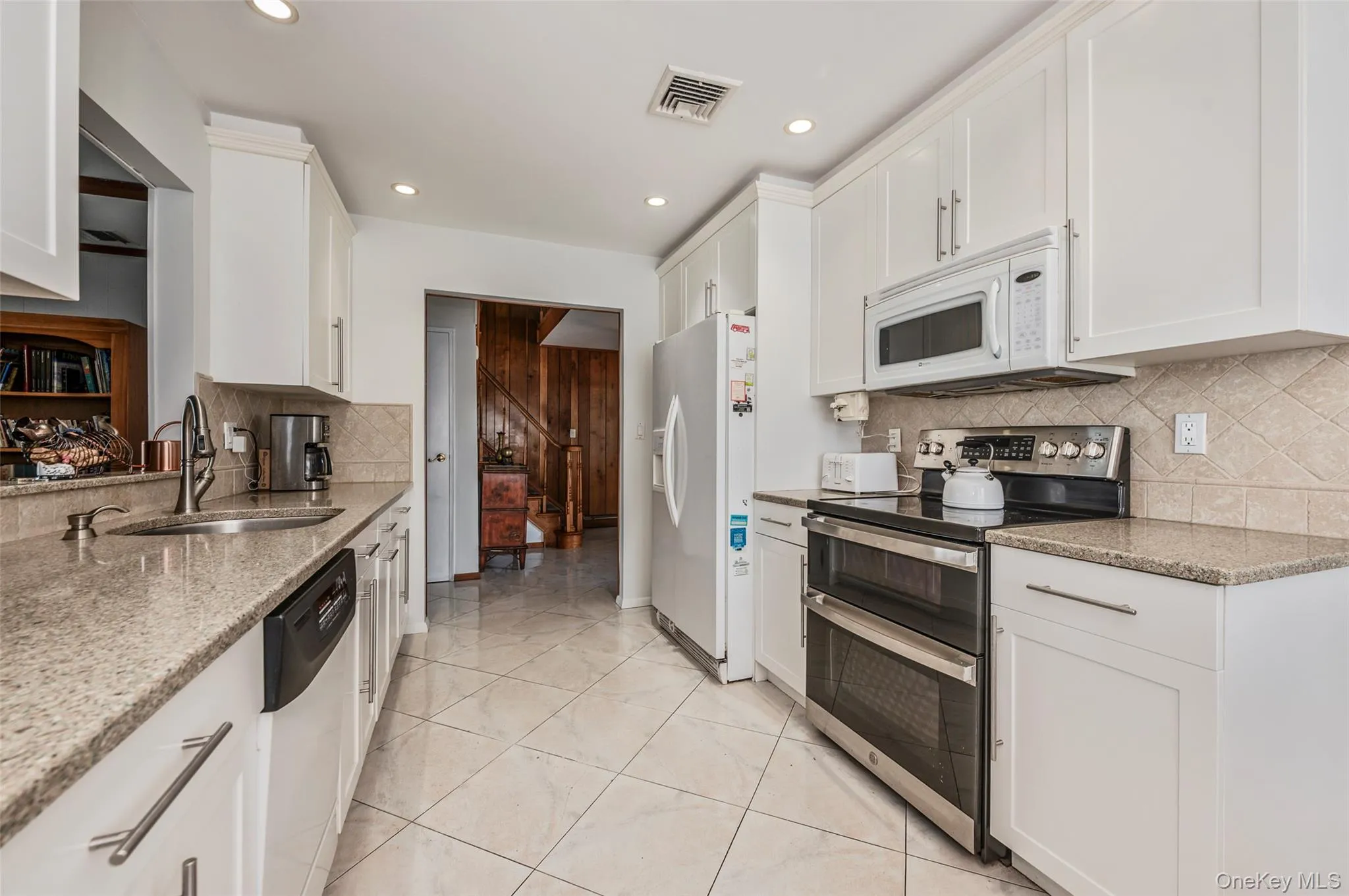511 Lido Boulevard, Hempstead, NY, 4 Bedrooms Bedrooms, 8 Rooms Rooms,2 BathroomsBathrooms,Residential,For Rent,Lido,0,1001383 511 Lido Boulevard, Hempstead, NY, 4 Bedrooms Bedrooms, 8 Rooms Rooms,2 BathroomsBathrooms,Residential,For Rent,Lido,0,1001383