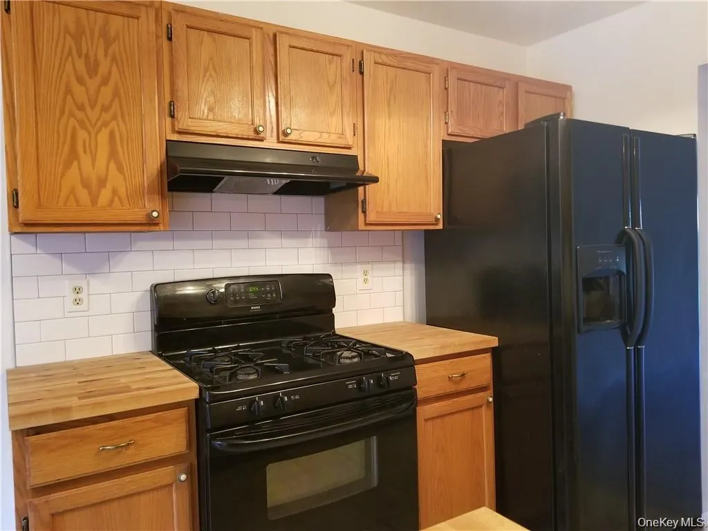 256 Heritage Lane, Chester Town, NY, 3 Bedrooms Bedrooms, 6 Rooms Rooms,2 BathroomsBathrooms,Residential Lease,For Rent,Heritage,0,1001393 256 Heritage Lane, Chester Town, NY, 3 Bedrooms Bedrooms, 6 Rooms Rooms,2 BathroomsBathrooms,Residential Lease,For Rent,Heritage,0,1001393