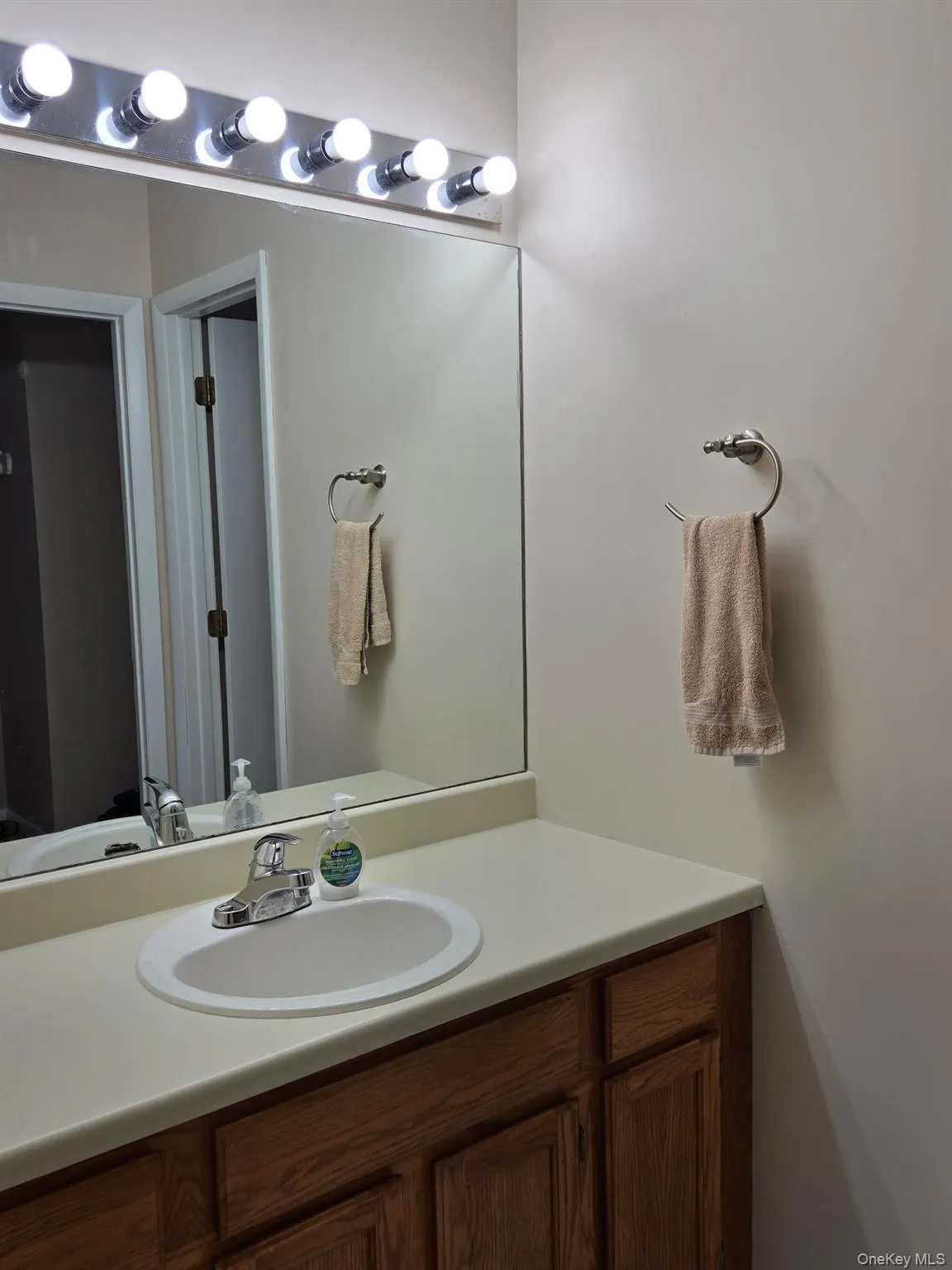 256 Heritage Lane, Chester Town, NY, 3 Bedrooms Bedrooms, 6 Rooms Rooms,2 BathroomsBathrooms,Residential Lease,For Rent,Heritage,0,1001393 256 Heritage Lane, Chester Town, NY, 3 Bedrooms Bedrooms, 6 Rooms Rooms,2 BathroomsBathrooms,Residential Lease,For Rent,Heritage,0,1001393