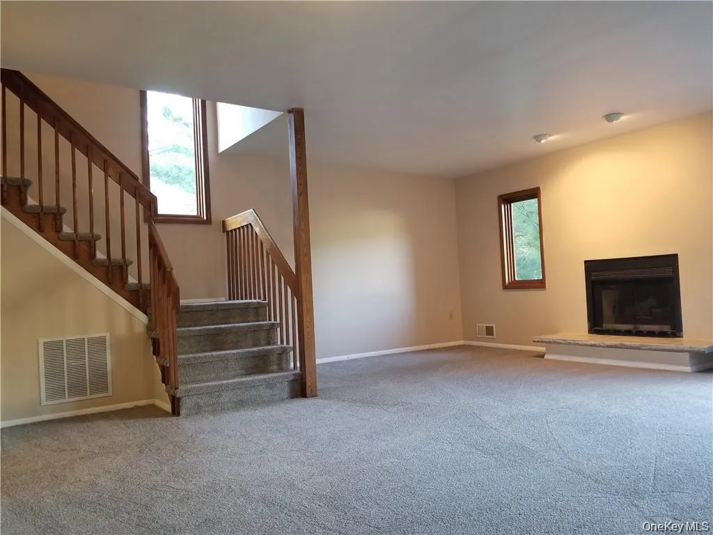 256 Heritage Lane, Chester Town, NY, 3 Bedrooms Bedrooms, 6 Rooms Rooms,2 BathroomsBathrooms,Residential Lease,For Rent,Heritage,0,1001393 256 Heritage Lane, Chester Town, NY, 3 Bedrooms Bedrooms, 6 Rooms Rooms,2 BathroomsBathrooms,Residential Lease,For Rent,Heritage,0,1001393