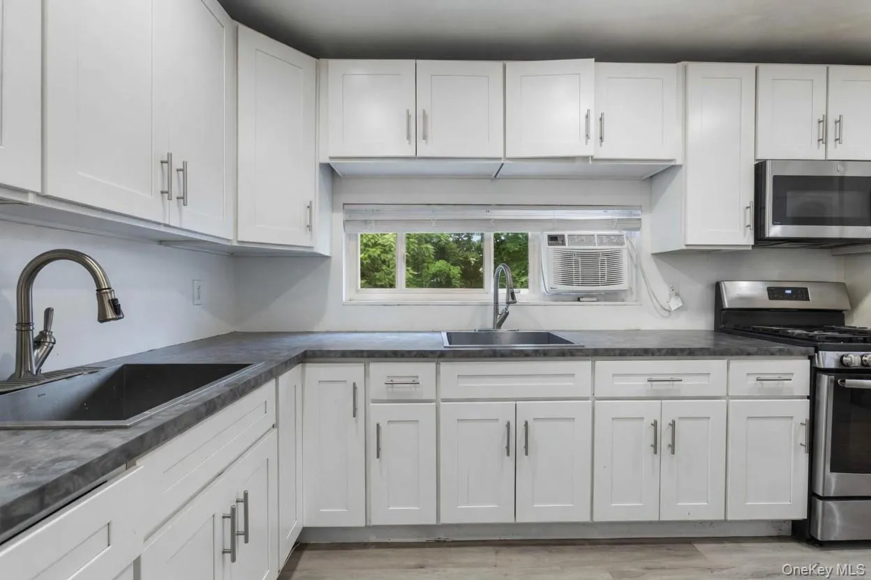 3 Westview Road, Ramapo, NY, 4 Bedrooms Bedrooms, 9 Rooms Rooms,3 BathroomsBathrooms,Residential,For Rent,Westview,0,1001394 3 Westview Road, Ramapo, NY, 4 Bedrooms Bedrooms, 9 Rooms Rooms,3 BathroomsBathrooms,Residential,For Rent,Westview,0,1001394
