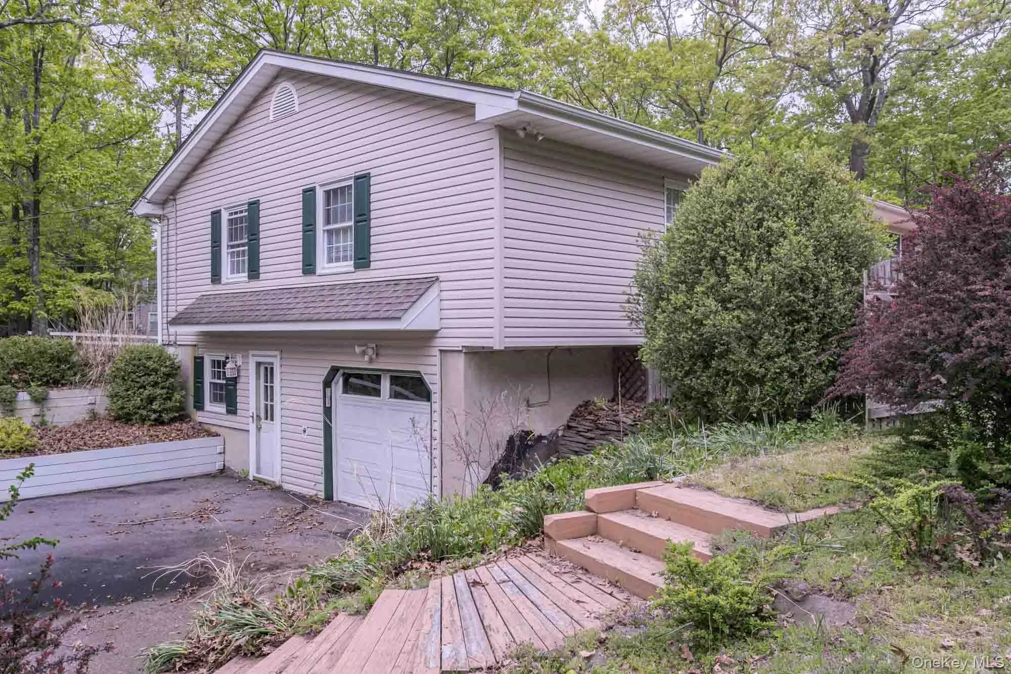18 Southside Drive, Chester Town, NY, 4 Bedrooms Bedrooms, 10 Rooms Rooms,3 BathroomsBathrooms,Residential Sale,For Rent,Southside,0,1001395 18 Southside Drive, Chester Town, NY, 4 Bedrooms Bedrooms, 10 Rooms Rooms,3 BathroomsBathrooms,Residential Sale,For Rent,Southside,0,1001395