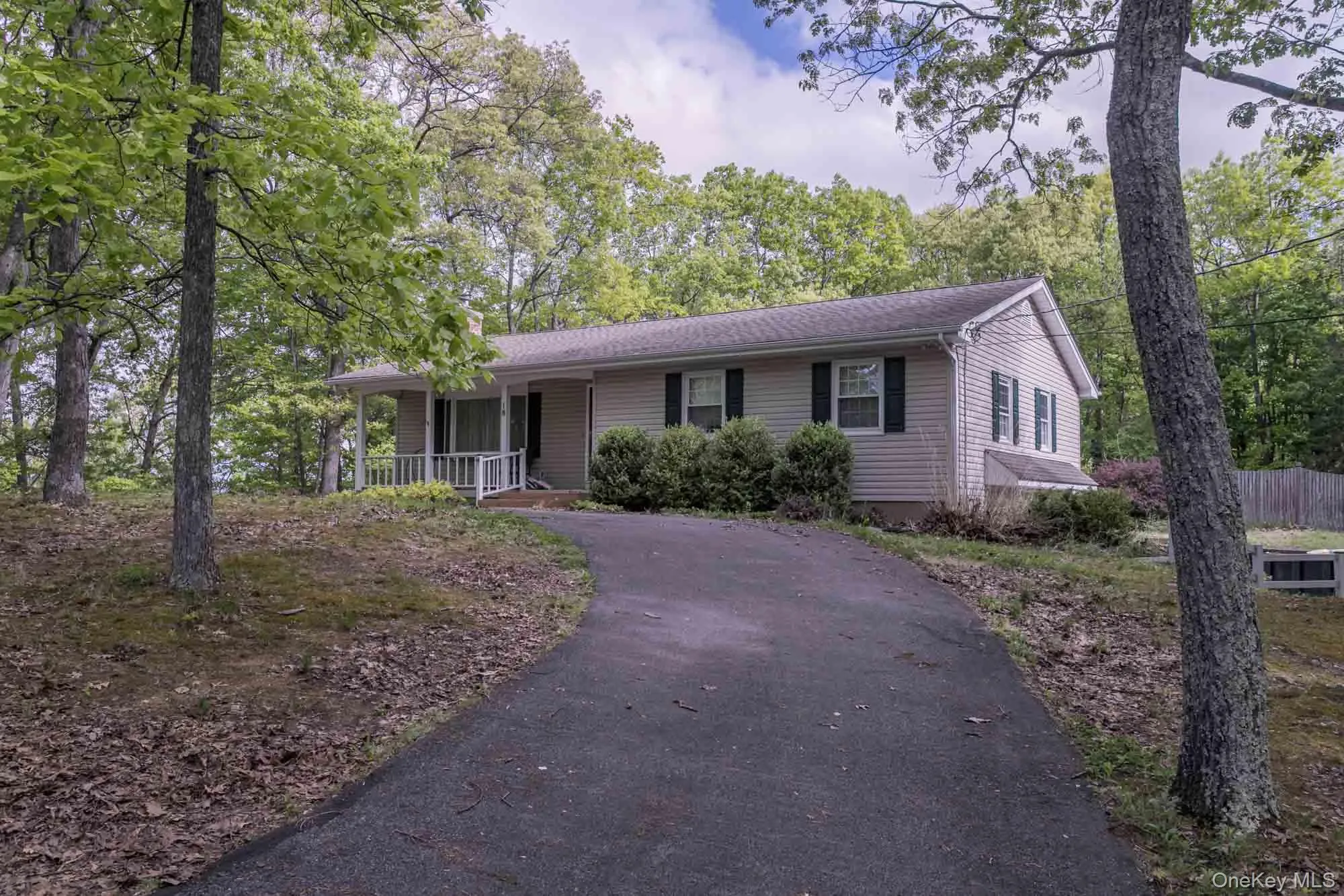 18 Southside Drive, Chester Town, NY, 4 Bedrooms Bedrooms, 10 Rooms Rooms,3 BathroomsBathrooms,Residential Sale,For Rent,Southside,0,1001395 18 Southside Drive, Chester Town, NY, 4 Bedrooms Bedrooms, 10 Rooms Rooms,3 BathroomsBathrooms,Residential Sale,For Rent,Southside,0,1001395