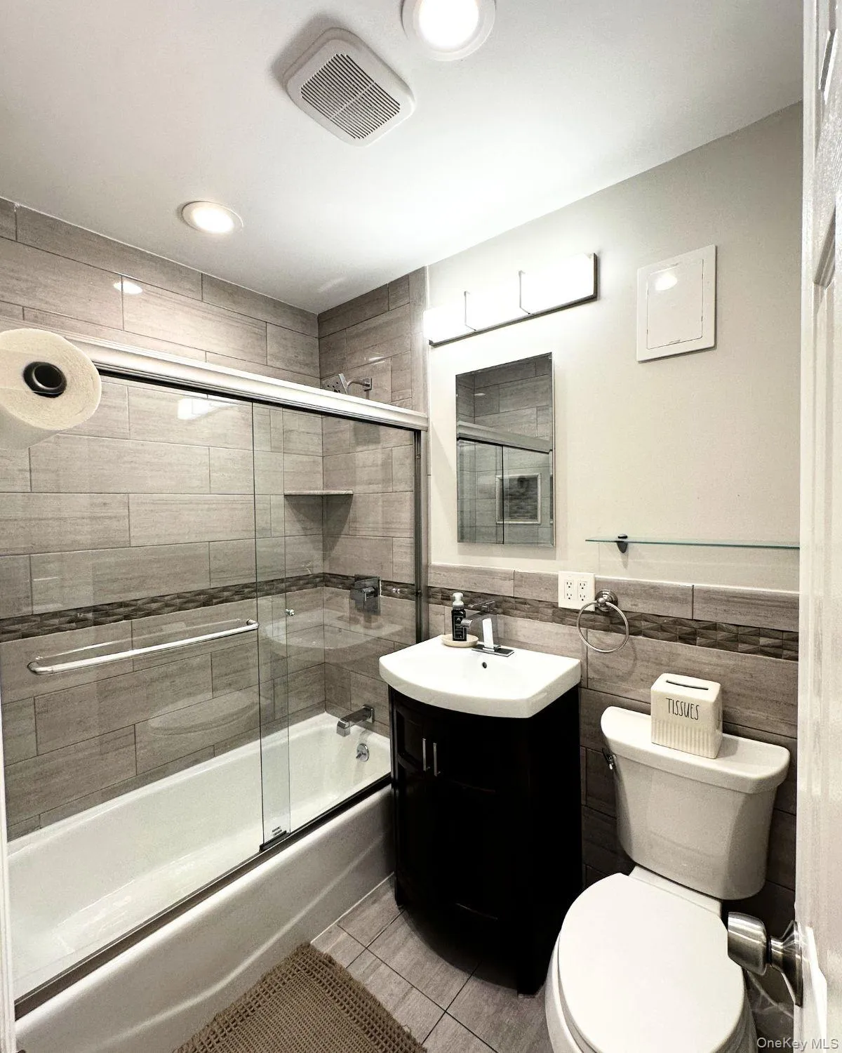 13 Granada Crescent, White Plains, NY, 2 Bedrooms Bedrooms, 5 Rooms Rooms,2 BathroomsBathrooms,Residential Lease,For Rent,Granada,0,1001398 13 Granada Crescent, White Plains, NY, 2 Bedrooms Bedrooms, 5 Rooms Rooms,2 BathroomsBathrooms,Residential Lease,For Rent,Granada,0,1001398