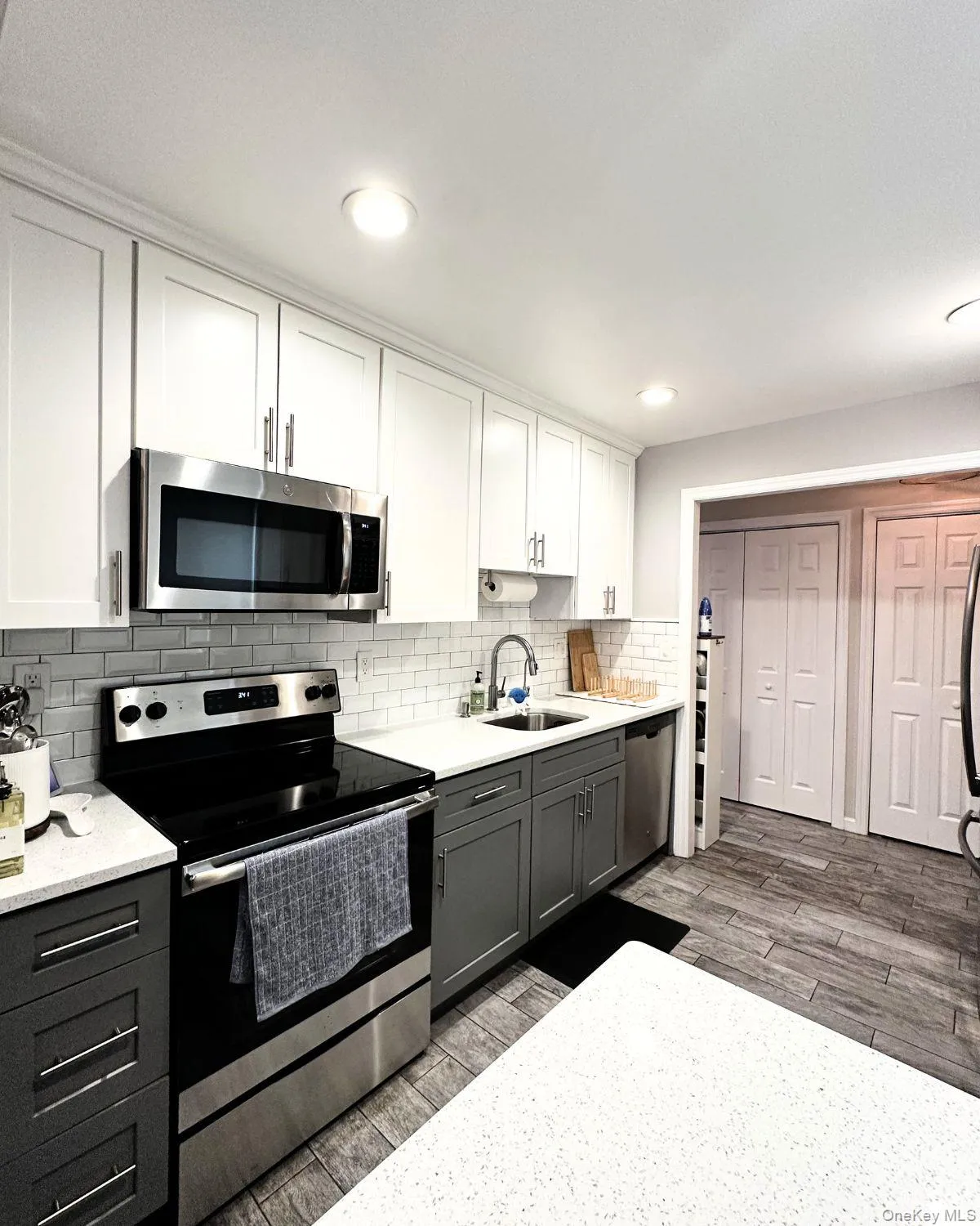 13 Granada Crescent, White Plains, NY, 2 Bedrooms Bedrooms, 5 Rooms Rooms,2 BathroomsBathrooms,Residential Lease,For Rent,Granada,0,1001398 13 Granada Crescent, White Plains, NY, 2 Bedrooms Bedrooms, 5 Rooms Rooms,2 BathroomsBathrooms,Residential Lease,For Rent,Granada,0,1001398
