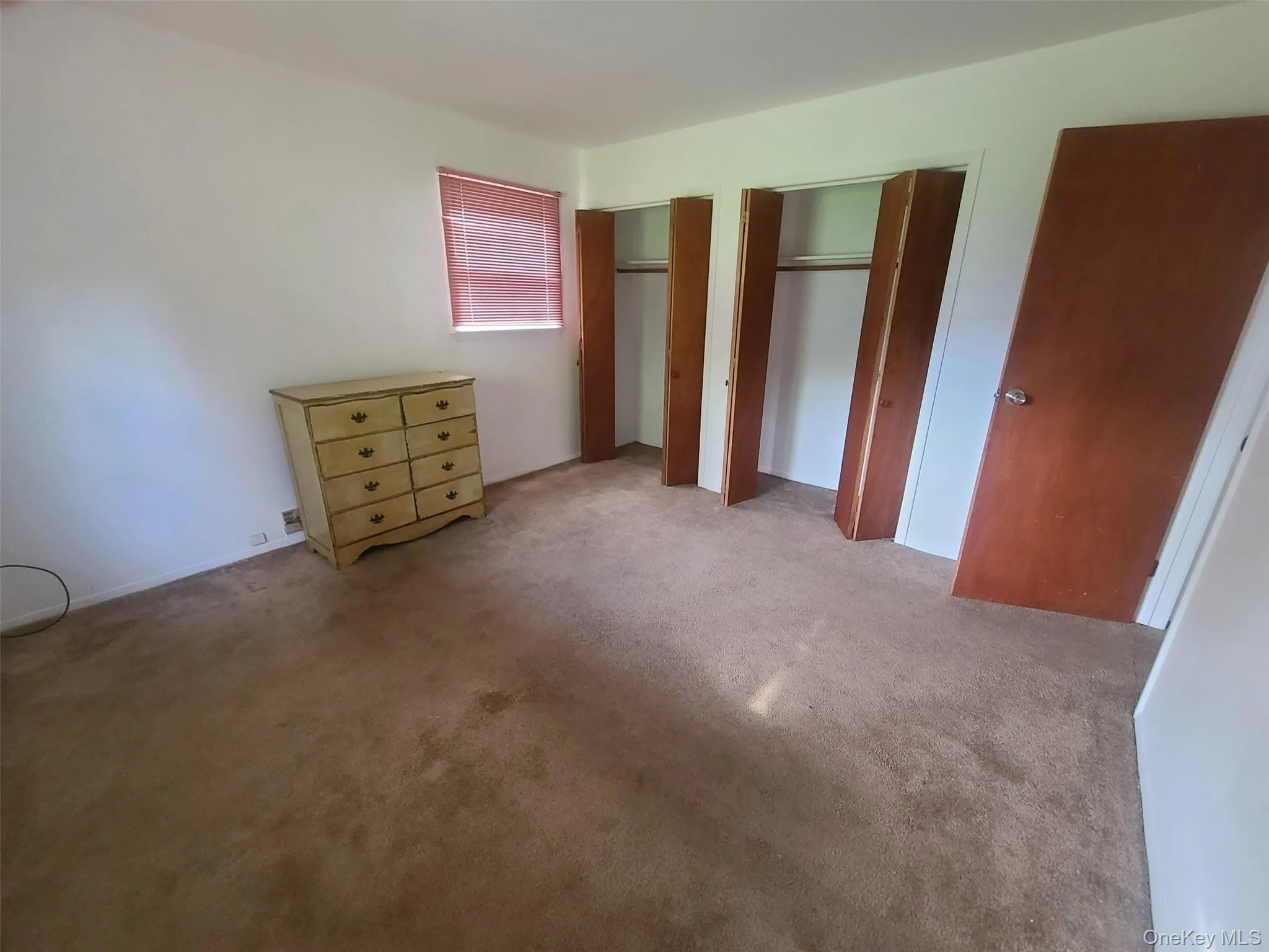 4 Walnut Street, Islip, NY, 1 Bedroom Bedrooms, 3 Rooms Rooms,1 BathroomBathrooms,Residential Lease,For Rent,Walnut,0,1001399 4 Walnut Street, Islip, NY, 1 Bedroom Bedrooms, 3 Rooms Rooms,1 BathroomBathrooms,Residential Lease,For Rent,Walnut,0,1001399