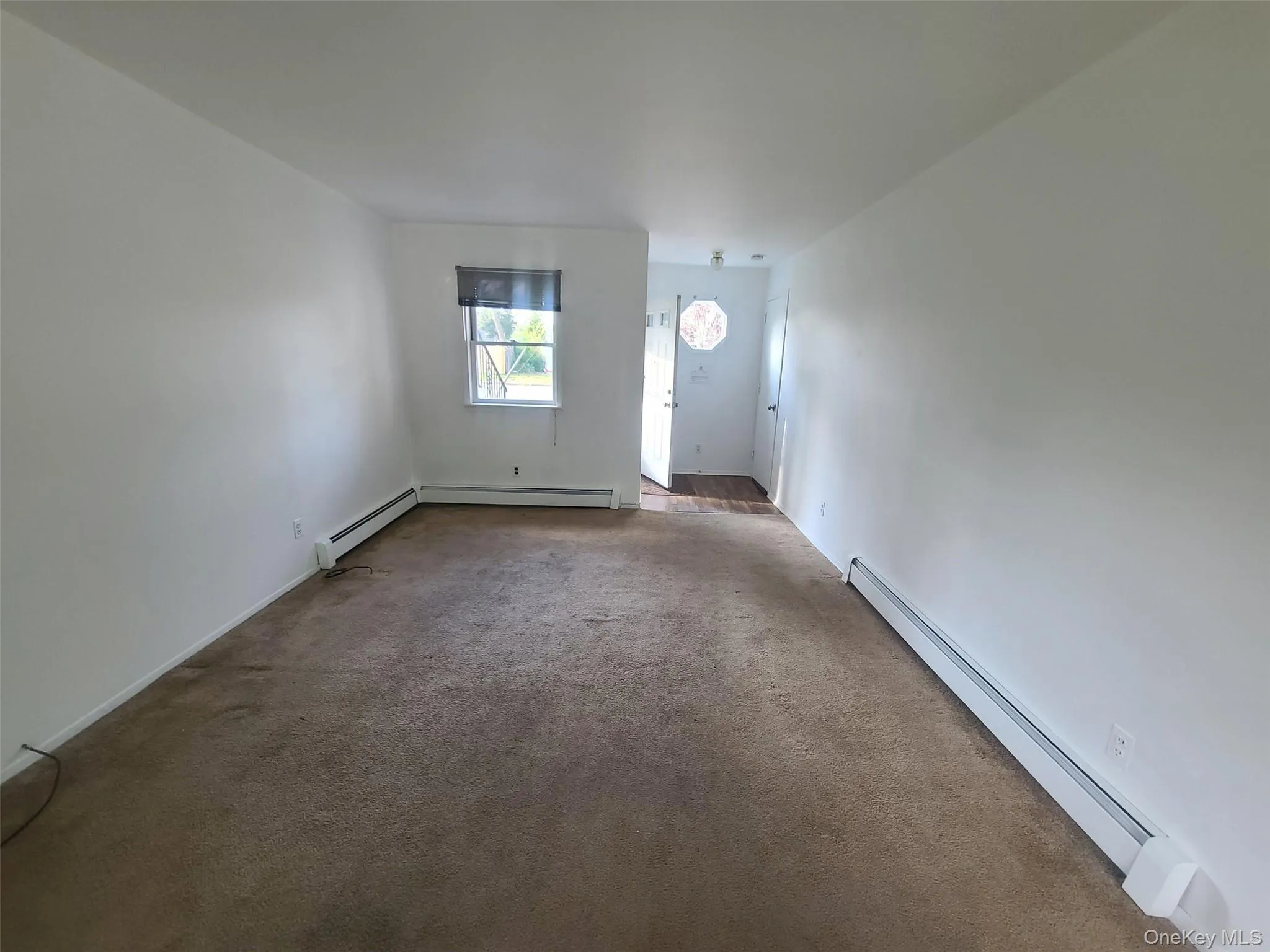 4 Walnut Street, Islip, NY, 1 Bedroom Bedrooms, 3 Rooms Rooms,1 BathroomBathrooms,Residential Lease,For Rent,Walnut,0,1001399 4 Walnut Street, Islip, NY, 1 Bedroom Bedrooms, 3 Rooms Rooms,1 BathroomBathrooms,Residential Lease,For Rent,Walnut,0,1001399