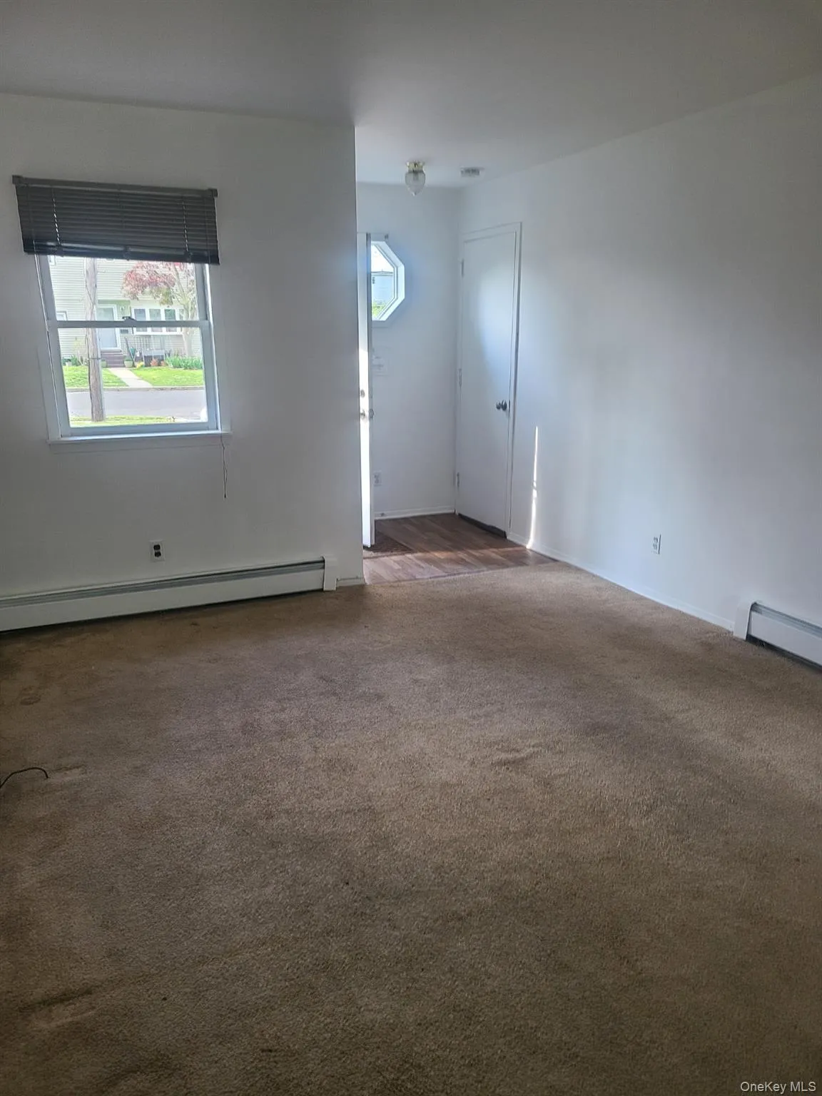 4 Walnut Street, Islip, NY, 1 Bedroom Bedrooms, 3 Rooms Rooms,1 BathroomBathrooms,Residential Lease,For Rent,Walnut,0,1001399 4 Walnut Street, Islip, NY, 1 Bedroom Bedrooms, 3 Rooms Rooms,1 BathroomBathrooms,Residential Lease,For Rent,Walnut,0,1001399