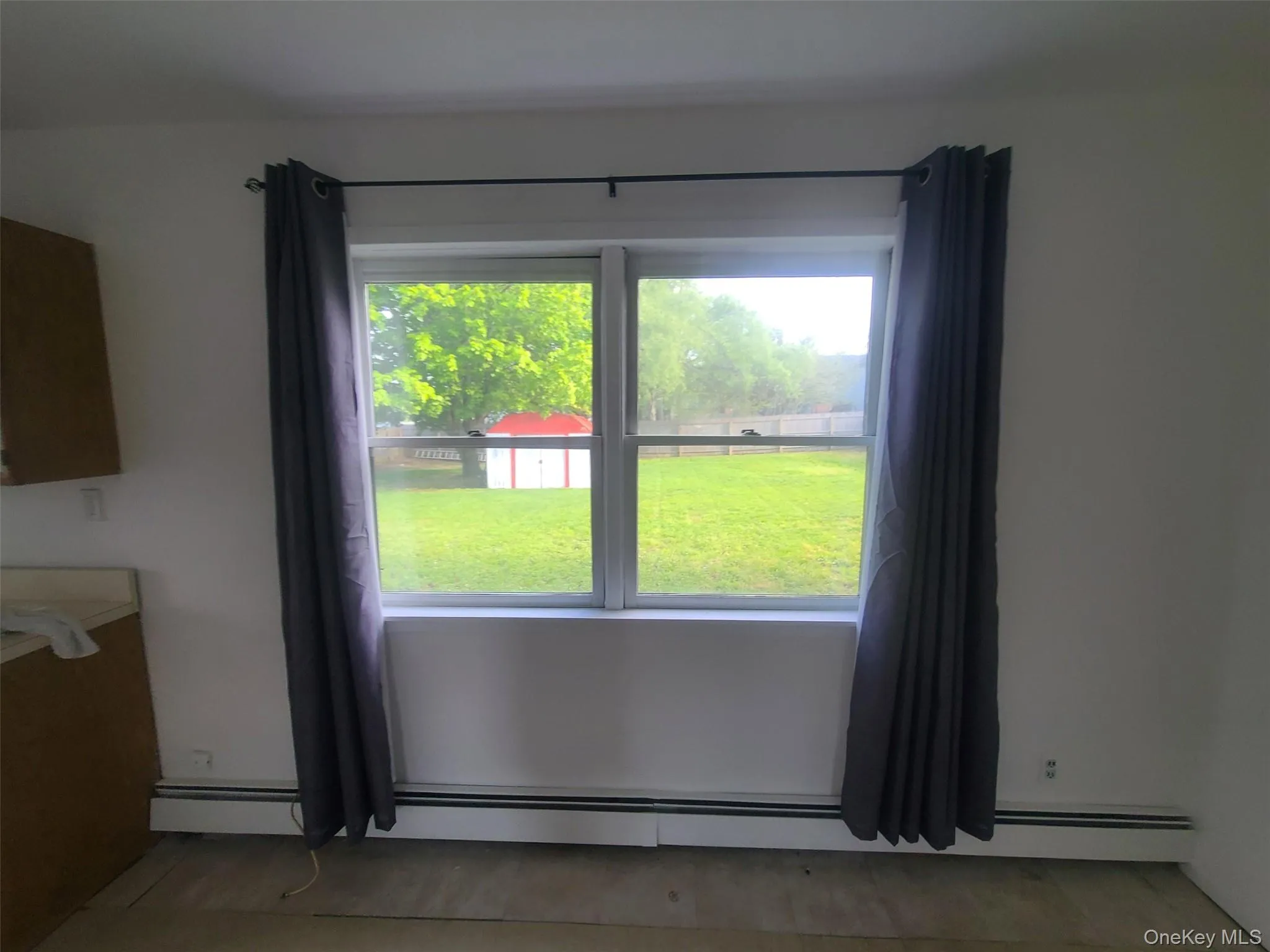 4 Walnut Street, Islip, NY, 1 Bedroom Bedrooms, 3 Rooms Rooms,1 BathroomBathrooms,Residential Lease,For Rent,Walnut,0,1001399 4 Walnut Street, Islip, NY, 1 Bedroom Bedrooms, 3 Rooms Rooms,1 BathroomBathrooms,Residential Lease,For Rent,Walnut,0,1001399