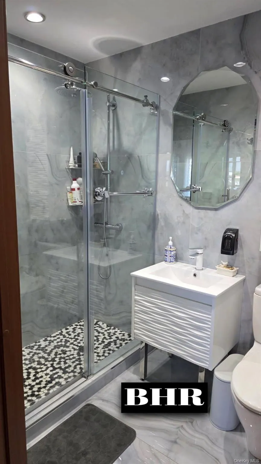 134 End Avenue, New York, NY, 2 Bedrooms Bedrooms, 5 Rooms Rooms,2 BathroomsBathrooms,Residential Sale,For Rent,End,0,1001403 134 End Avenue, New York, NY, 2 Bedrooms Bedrooms, 5 Rooms Rooms,2 BathroomsBathrooms,Residential Sale,For Rent,End,0,1001403