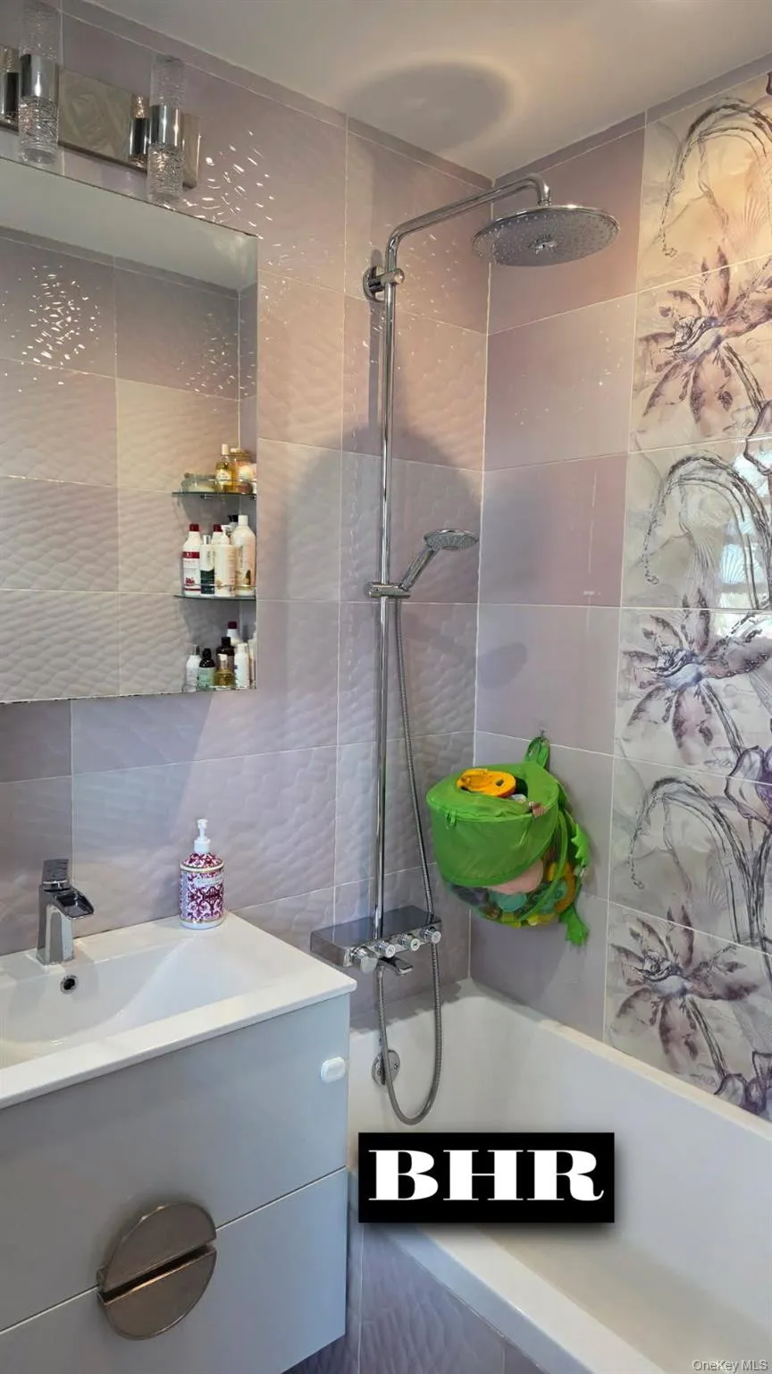 134 End Avenue, New York, NY, 2 Bedrooms Bedrooms, 5 Rooms Rooms,2 BathroomsBathrooms,Residential Sale,For Rent,End,0,1001403 134 End Avenue, New York, NY, 2 Bedrooms Bedrooms, 5 Rooms Rooms,2 BathroomsBathrooms,Residential Sale,For Rent,End,0,1001403