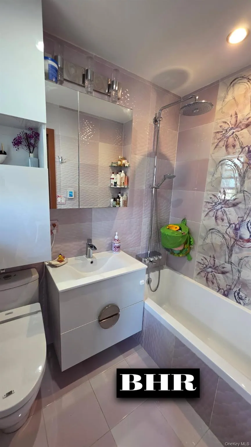 134 End Avenue, New York, NY, 2 Bedrooms Bedrooms, 5 Rooms Rooms,2 BathroomsBathrooms,Residential Sale,For Rent,End,0,1001403 134 End Avenue, New York, NY, 2 Bedrooms Bedrooms, 5 Rooms Rooms,2 BathroomsBathrooms,Residential Sale,For Rent,End,0,1001403