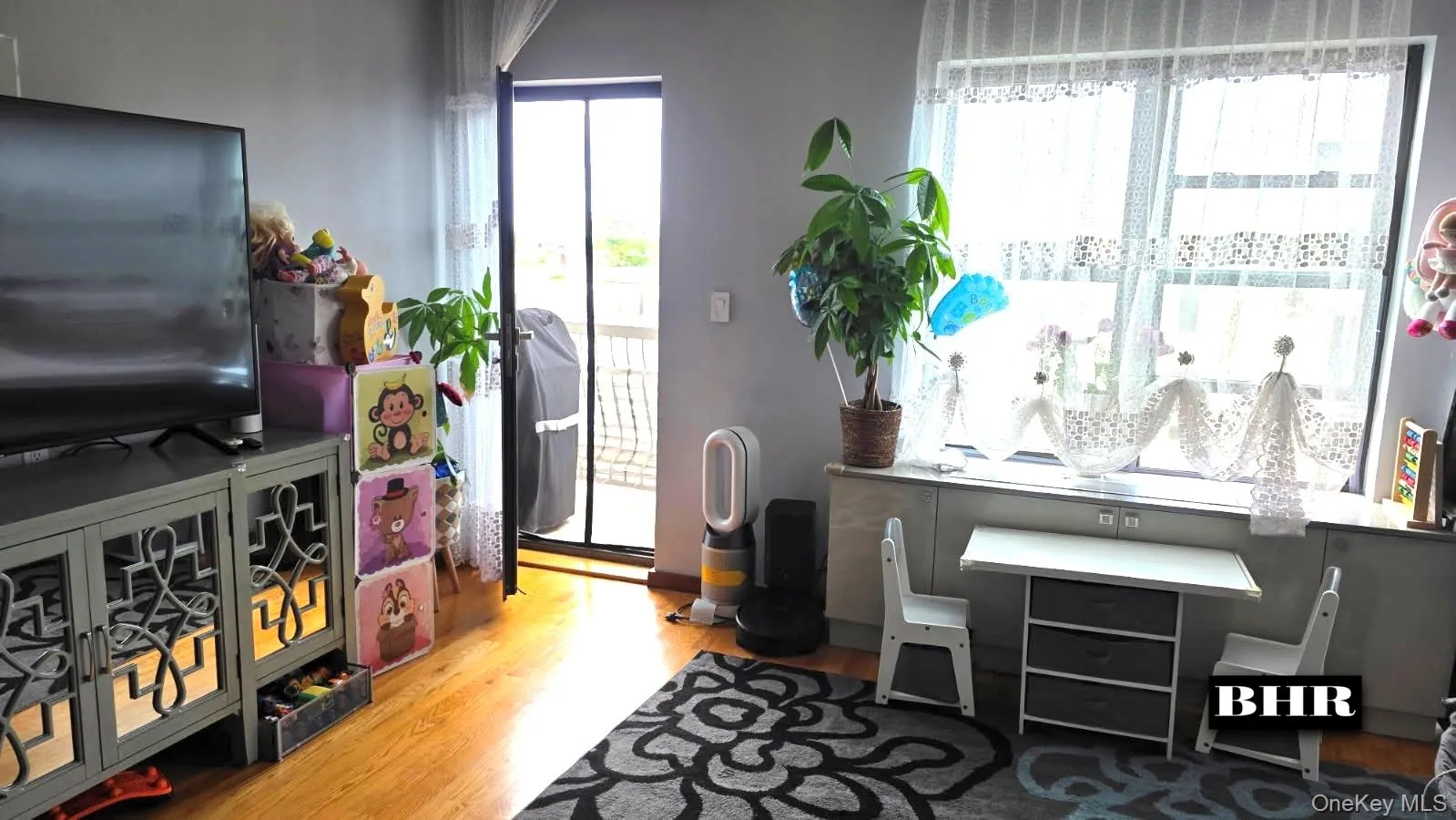 134 End Avenue, New York, NY, 2 Bedrooms Bedrooms, 5 Rooms Rooms,2 BathroomsBathrooms,Residential Sale,For Rent,End,0,1001403 134 End Avenue, New York, NY, 2 Bedrooms Bedrooms, 5 Rooms Rooms,2 BathroomsBathrooms,Residential Sale,For Rent,End,0,1001403