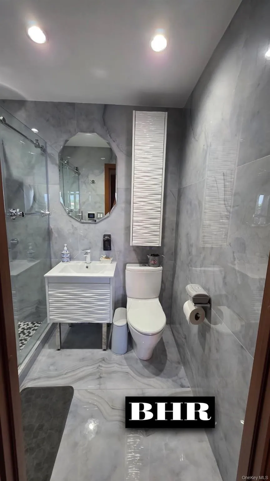 134 End Avenue, New York, NY, 2 Bedrooms Bedrooms, 5 Rooms Rooms,2 BathroomsBathrooms,Residential Sale,For Rent,End,0,1001403 134 End Avenue, New York, NY, 2 Bedrooms Bedrooms, 5 Rooms Rooms,2 BathroomsBathrooms,Residential Sale,For Rent,End,0,1001403