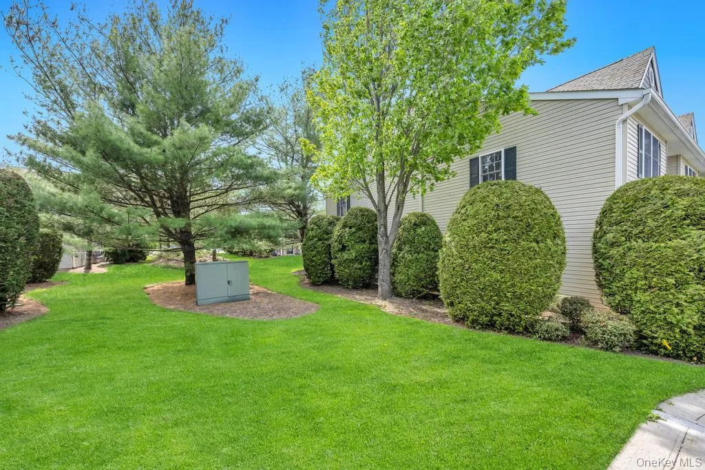 1153 Savoy Drive, Huntington, NY, 2 Bedrooms Bedrooms, 6 Rooms Rooms,2 BathroomsBathrooms,Residential,For Rent,Savoy,0,1001407 1153 Savoy Drive, Huntington, NY, 2 Bedrooms Bedrooms, 6 Rooms Rooms,2 BathroomsBathrooms,Residential,For Rent,Savoy,0,1001407