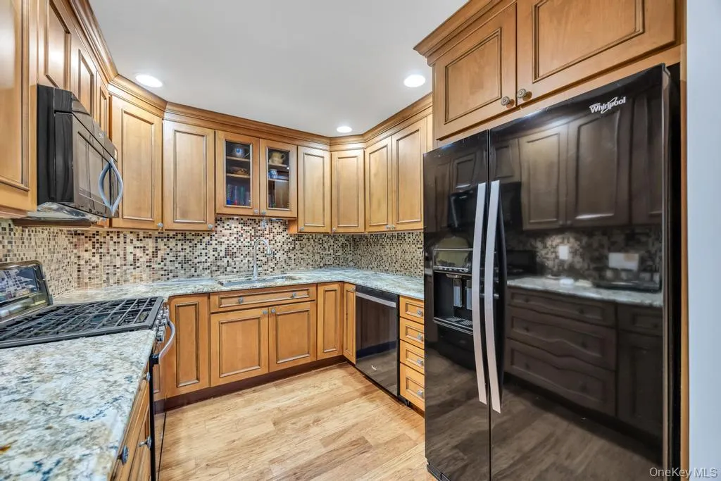 1153 Savoy Drive, Huntington, NY, 2 Bedrooms Bedrooms, 6 Rooms Rooms,2 BathroomsBathrooms,Residential,For Rent,Savoy,0,1001407 1153 Savoy Drive, Huntington, NY, 2 Bedrooms Bedrooms, 6 Rooms Rooms,2 BathroomsBathrooms,Residential,For Rent,Savoy,0,1001407