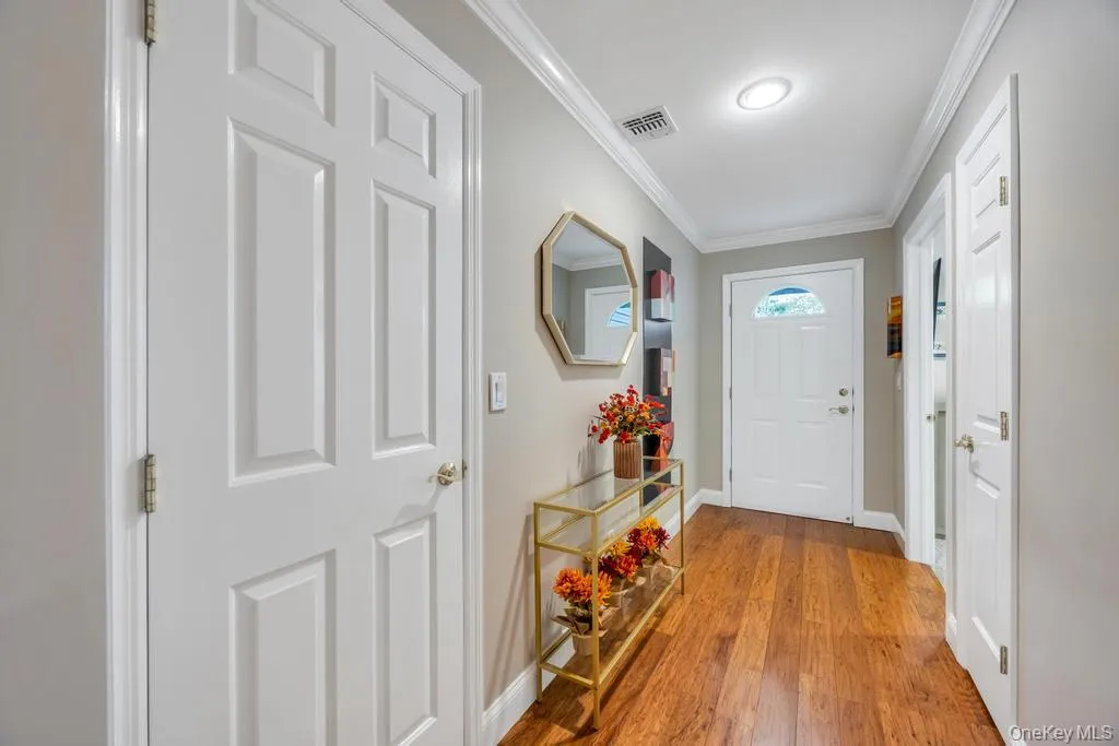 1153 Savoy Drive, Huntington, NY, 2 Bedrooms Bedrooms, 6 Rooms Rooms,2 BathroomsBathrooms,Residential,For Rent,Savoy,0,1001407 1153 Savoy Drive, Huntington, NY, 2 Bedrooms Bedrooms, 6 Rooms Rooms,2 BathroomsBathrooms,Residential,For Rent,Savoy,0,1001407