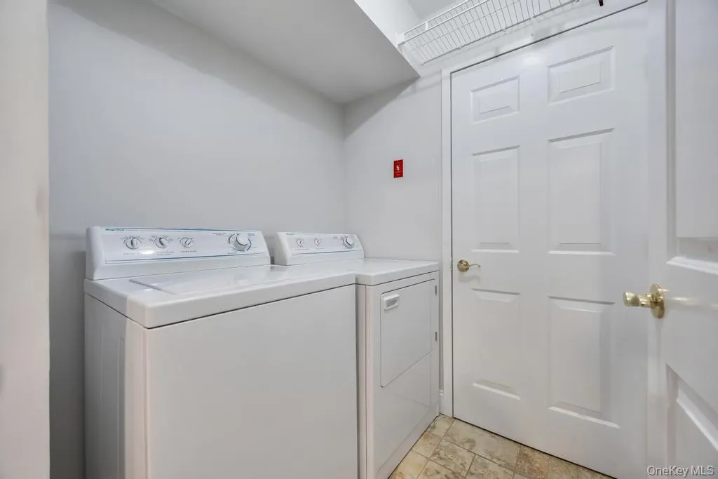 1153 Savoy Drive, Huntington, NY, 2 Bedrooms Bedrooms, 6 Rooms Rooms,2 BathroomsBathrooms,Residential,For Rent,Savoy,0,1001407 1153 Savoy Drive, Huntington, NY, 2 Bedrooms Bedrooms, 6 Rooms Rooms,2 BathroomsBathrooms,Residential,For Rent,Savoy,0,1001407