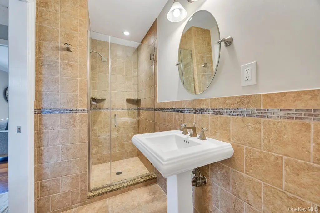 1153 Savoy Drive, Huntington, NY, 2 Bedrooms Bedrooms, 6 Rooms Rooms,2 BathroomsBathrooms,Residential,For Rent,Savoy,0,1001407 1153 Savoy Drive, Huntington, NY, 2 Bedrooms Bedrooms, 6 Rooms Rooms,2 BathroomsBathrooms,Residential,For Rent,Savoy,0,1001407
