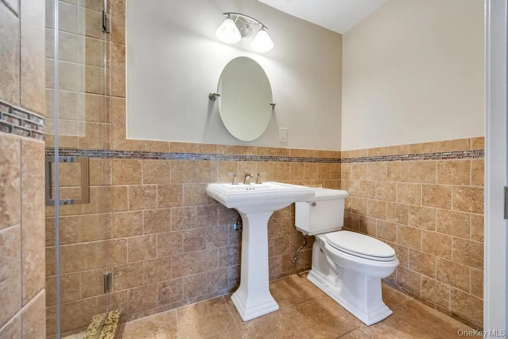 1153 Savoy Drive, Huntington, NY, 2 Bedrooms Bedrooms, 6 Rooms Rooms,2 BathroomsBathrooms,Residential,For Rent,Savoy,0,1001407 1153 Savoy Drive, Huntington, NY, 2 Bedrooms Bedrooms, 6 Rooms Rooms,2 BathroomsBathrooms,Residential,For Rent,Savoy,0,1001407