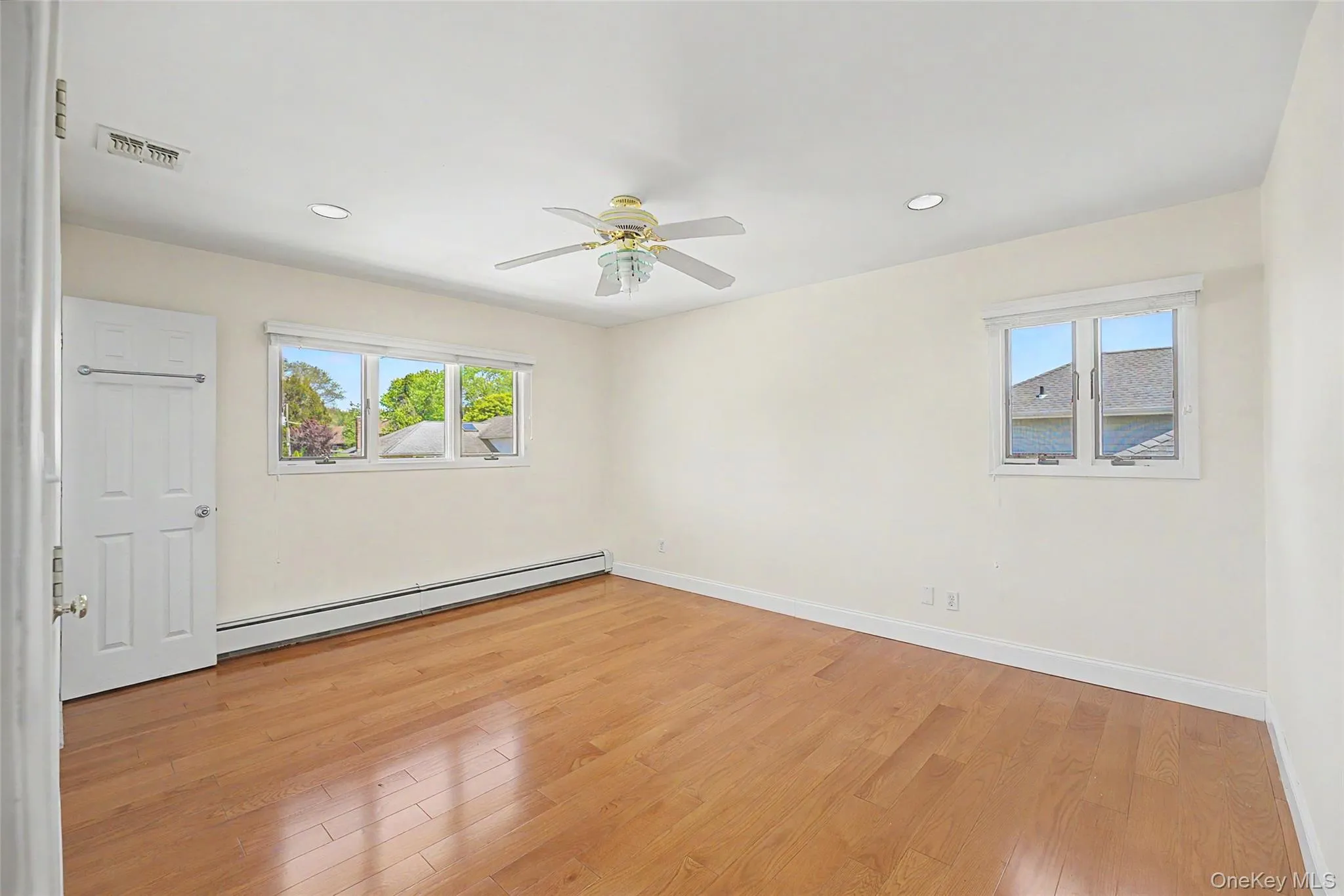 15 Hillvale Road, Oyster Bay, NY, 4 Bedrooms Bedrooms, 7 Rooms Rooms,3 BathroomsBathrooms,Residential,For Rent,Hillvale,0,1001415 15 Hillvale Road, Oyster Bay, NY, 4 Bedrooms Bedrooms, 7 Rooms Rooms,3 BathroomsBathrooms,Residential,For Rent,Hillvale,0,1001415