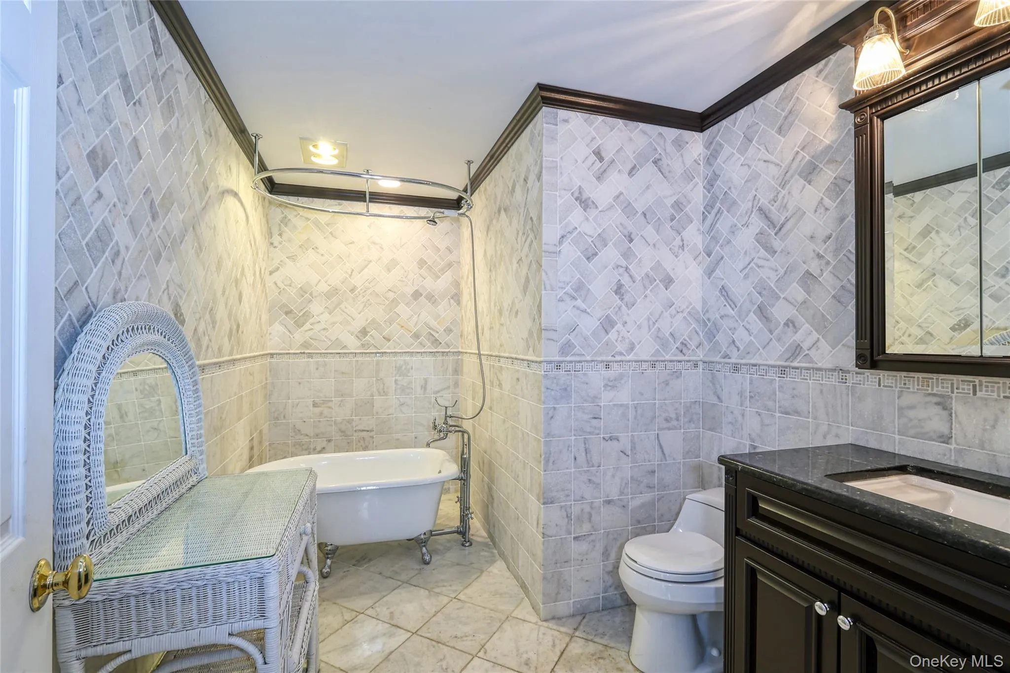 20 Valley Drive, Brookhaven, NY, 3 Bedrooms Bedrooms, 10 Rooms Rooms,3 BathroomsBathrooms,Residential,For Rent,Valley,0,1001427 20 Valley Drive, Brookhaven, NY, 3 Bedrooms Bedrooms, 10 Rooms Rooms,3 BathroomsBathrooms,Residential,For Rent,Valley,0,1001427