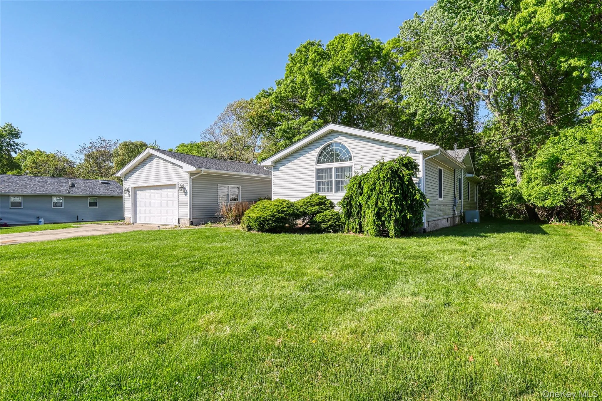 20 Valley Drive, Brookhaven, NY, 3 Bedrooms Bedrooms, 10 Rooms Rooms,3 BathroomsBathrooms,Residential,For Rent,Valley,0,1001427 20 Valley Drive, Brookhaven, NY, 3 Bedrooms Bedrooms, 10 Rooms Rooms,3 BathroomsBathrooms,Residential,For Rent,Valley,0,1001427